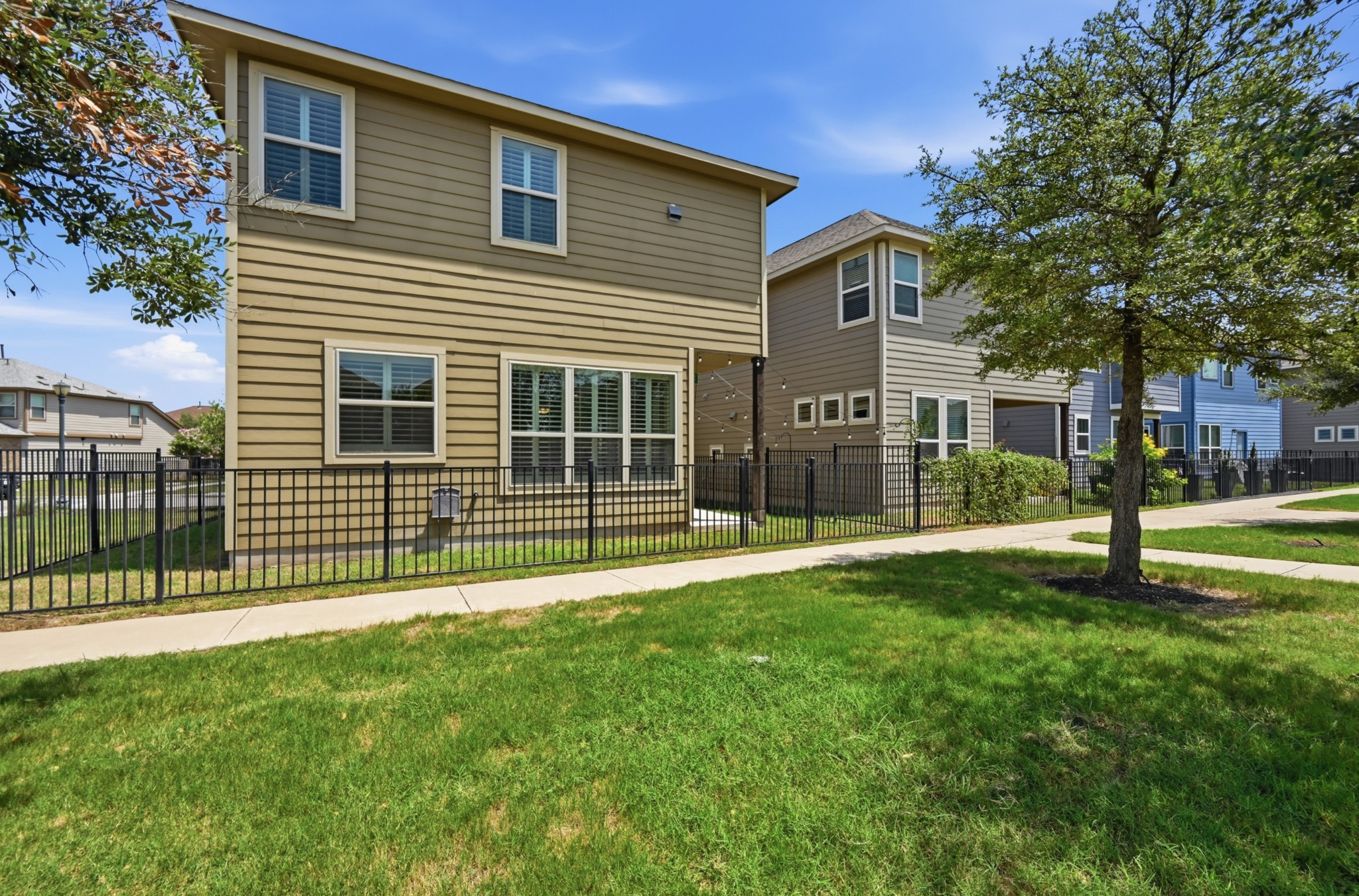 main property photo 27
