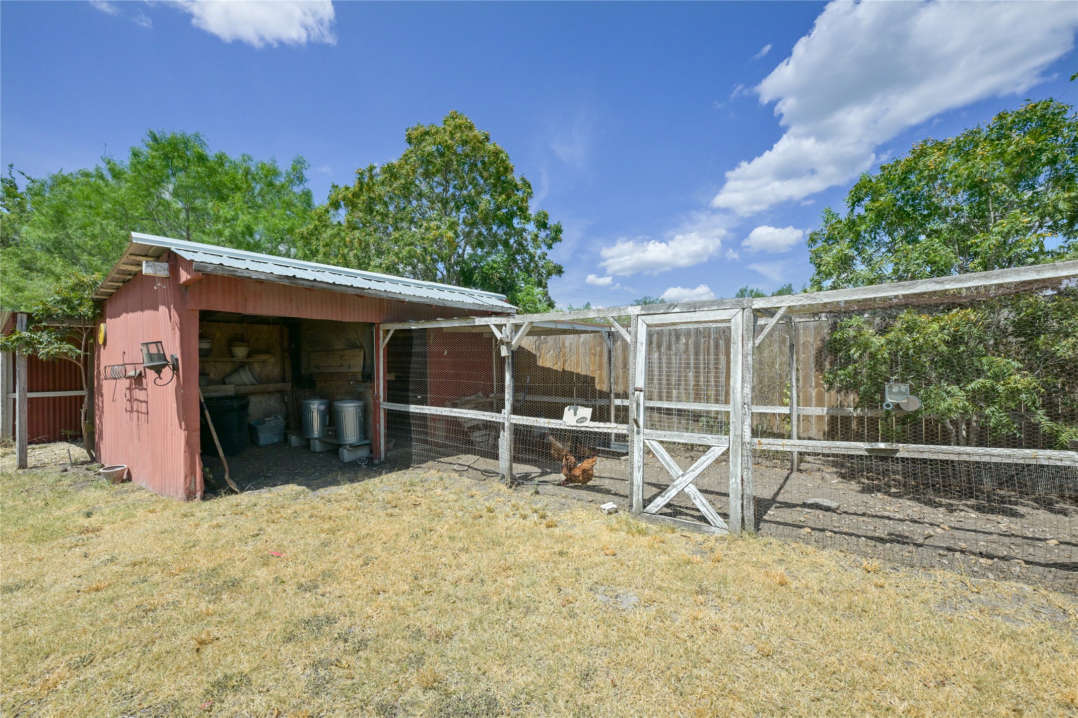 main property photo 34
