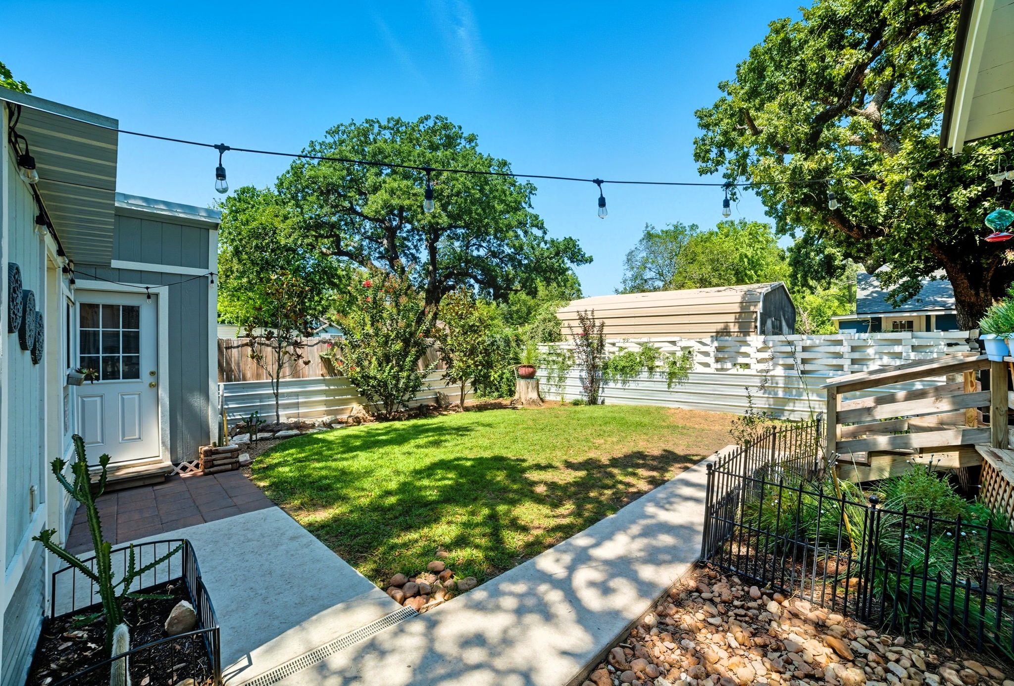 main property photo 32