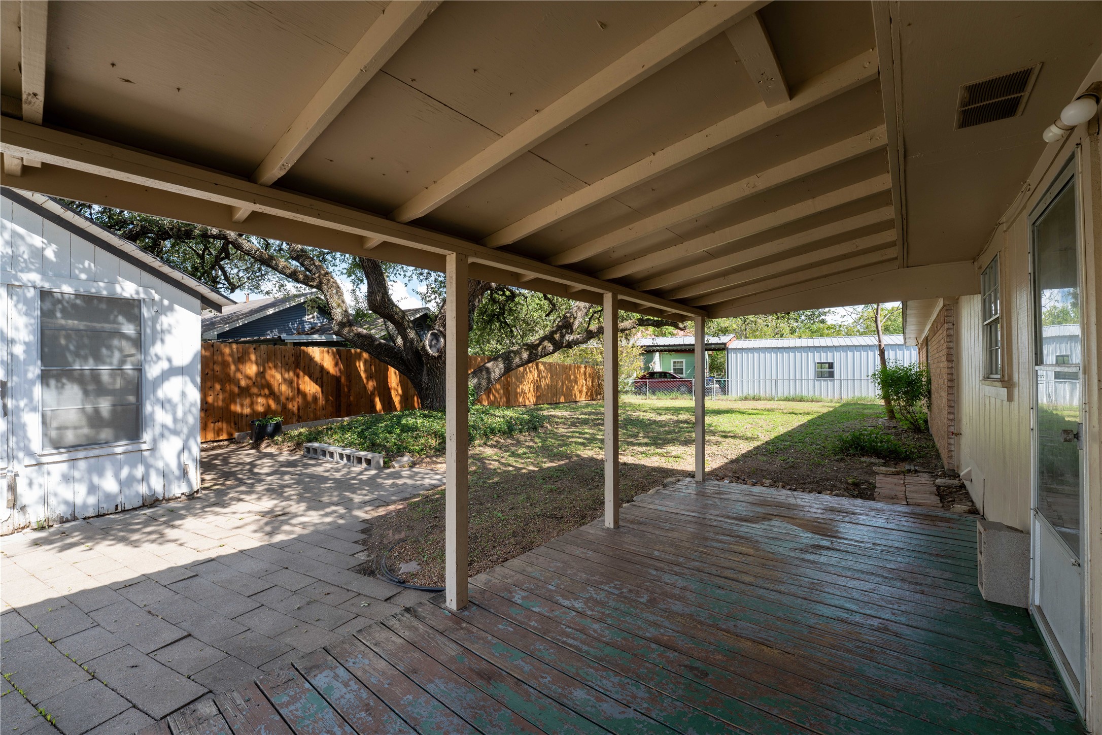 main property photo 16