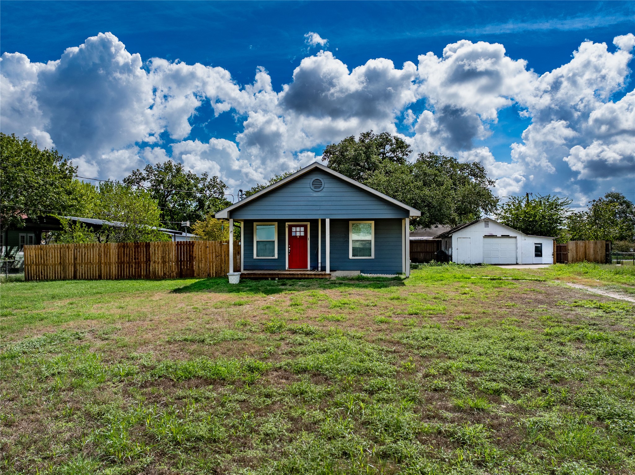 main property photo 28