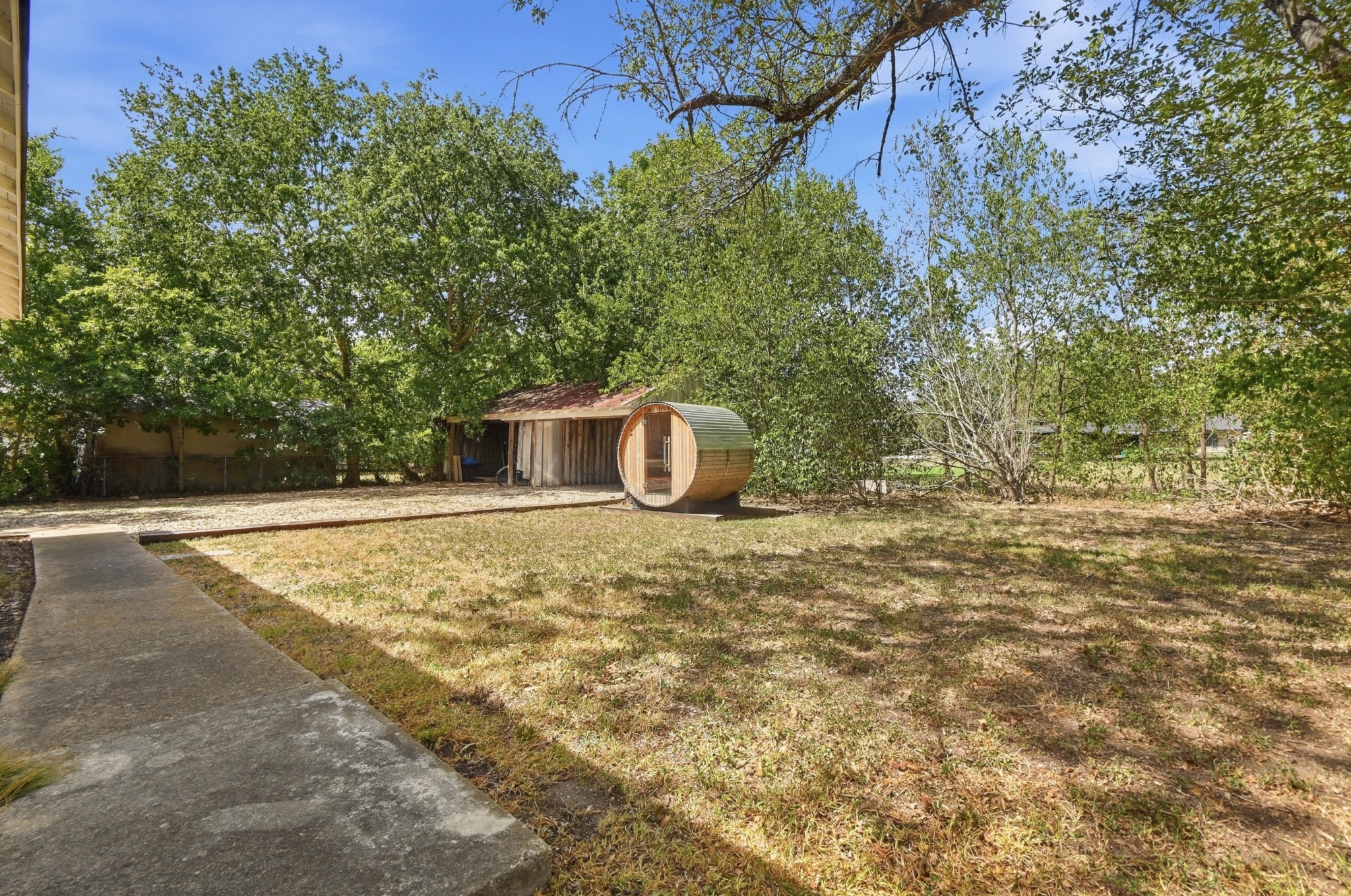 main property photo 30