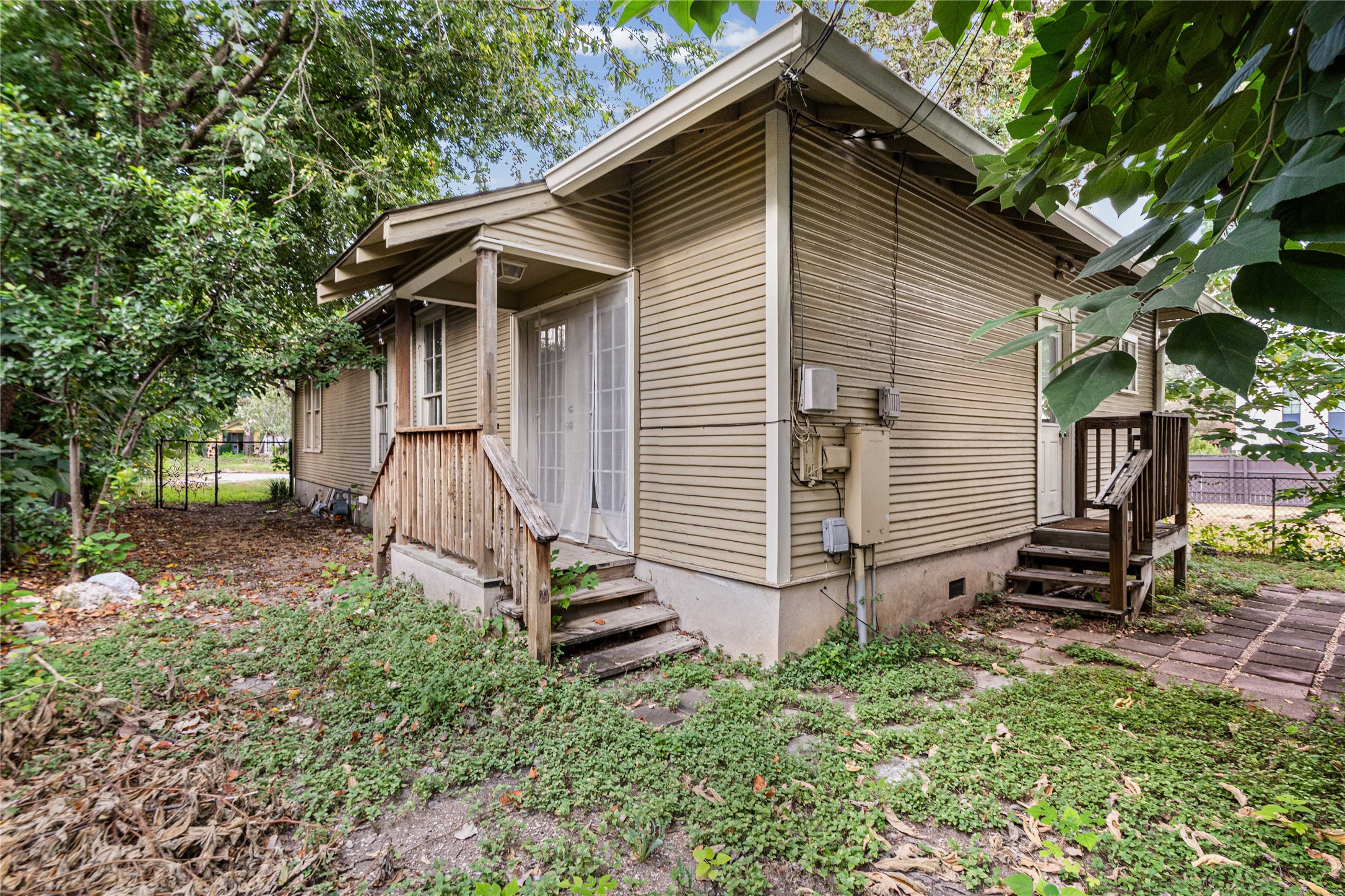 main property photo 14
