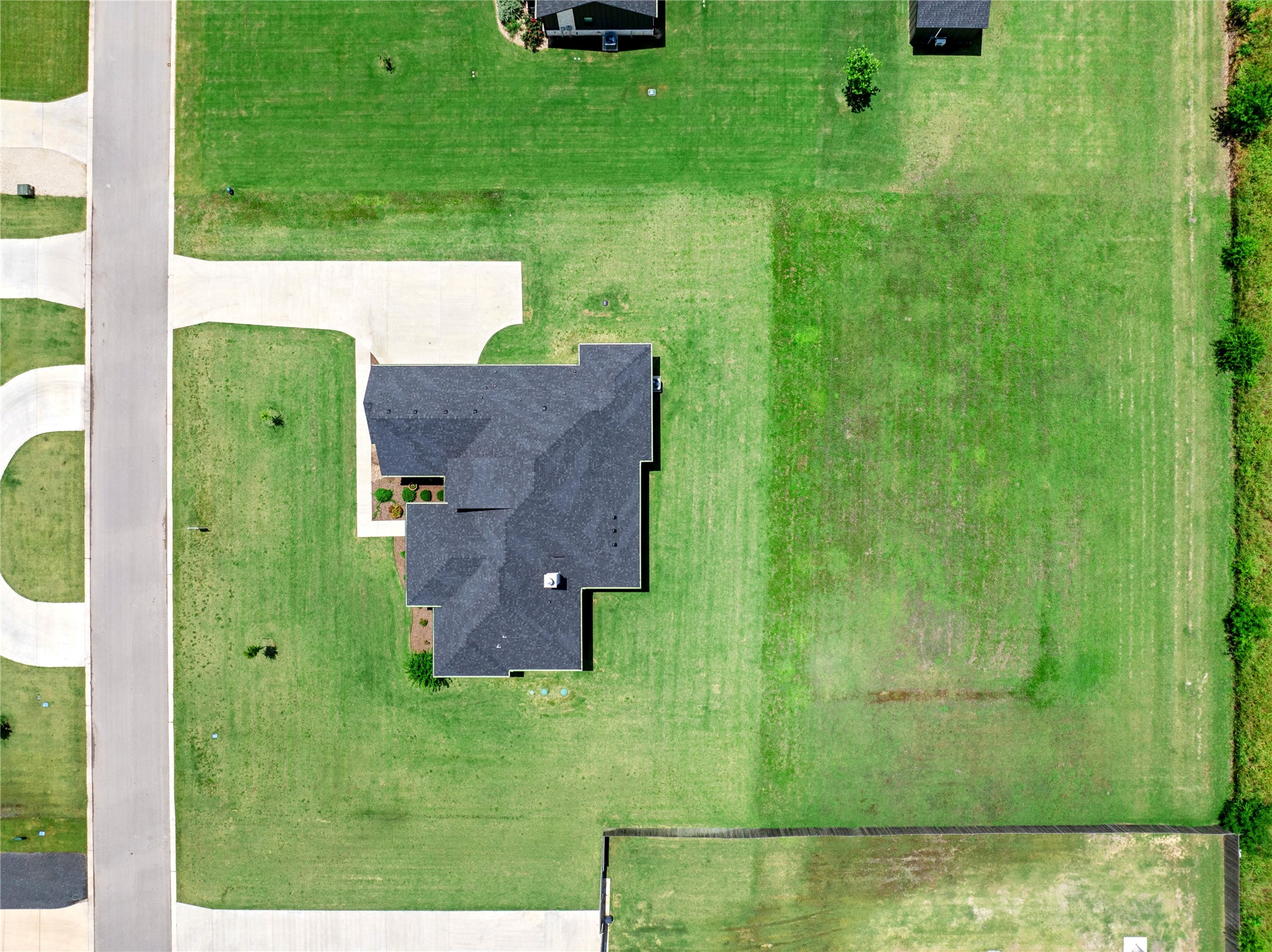 main property photo 35