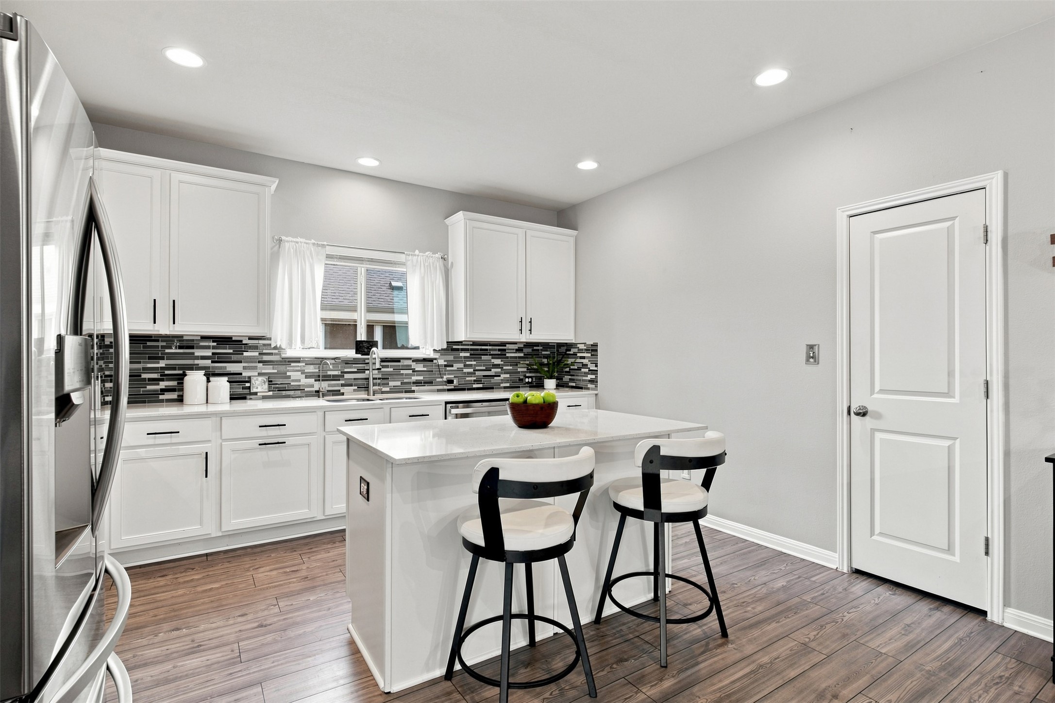 main property photo 11