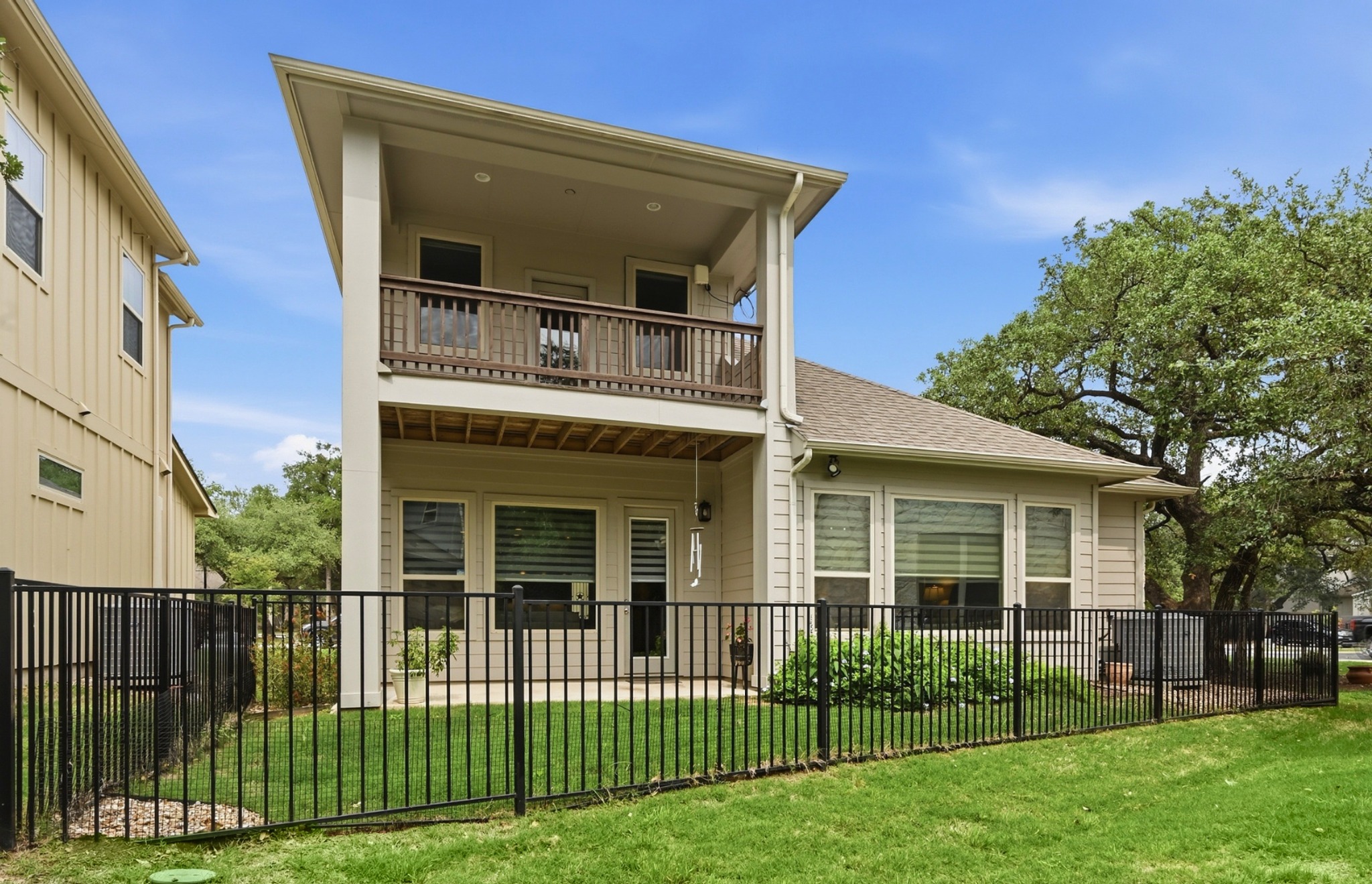 main property photo 10