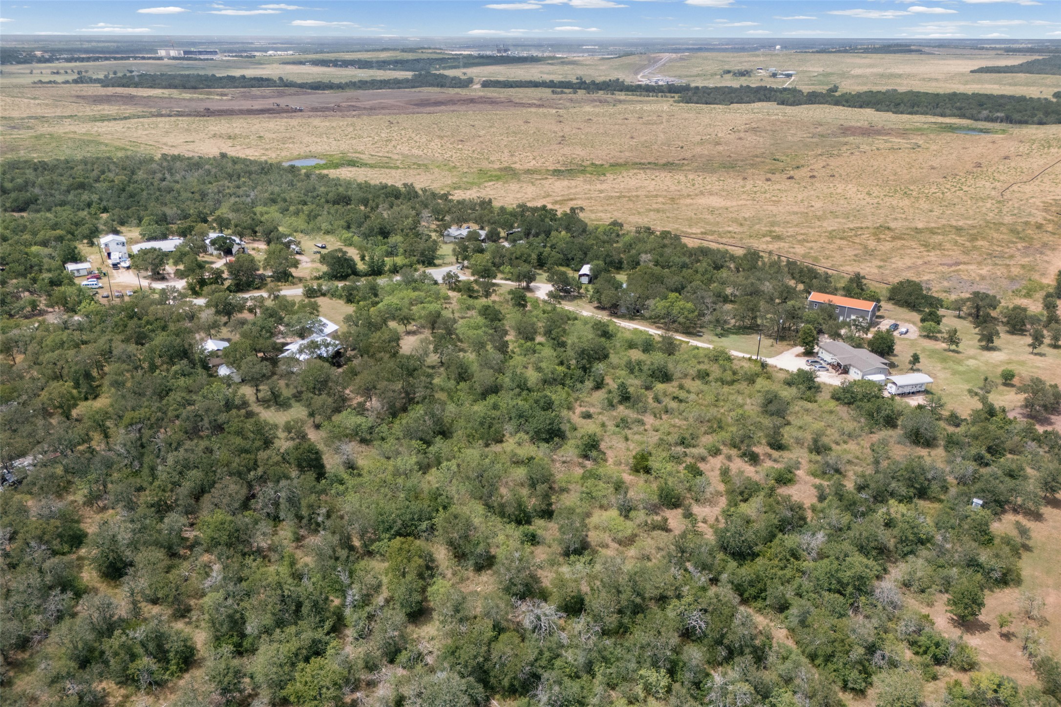 main property photo 28