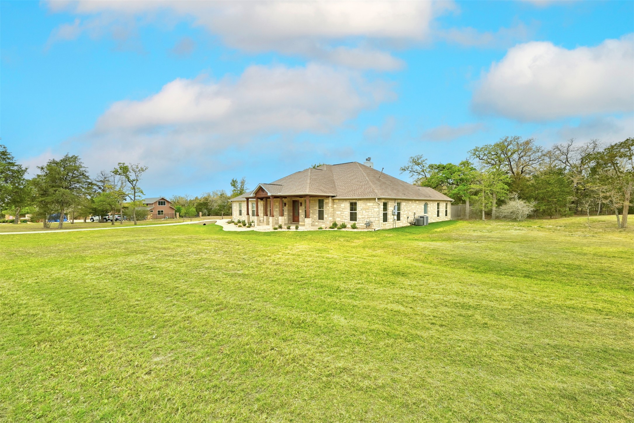 main property photo 2