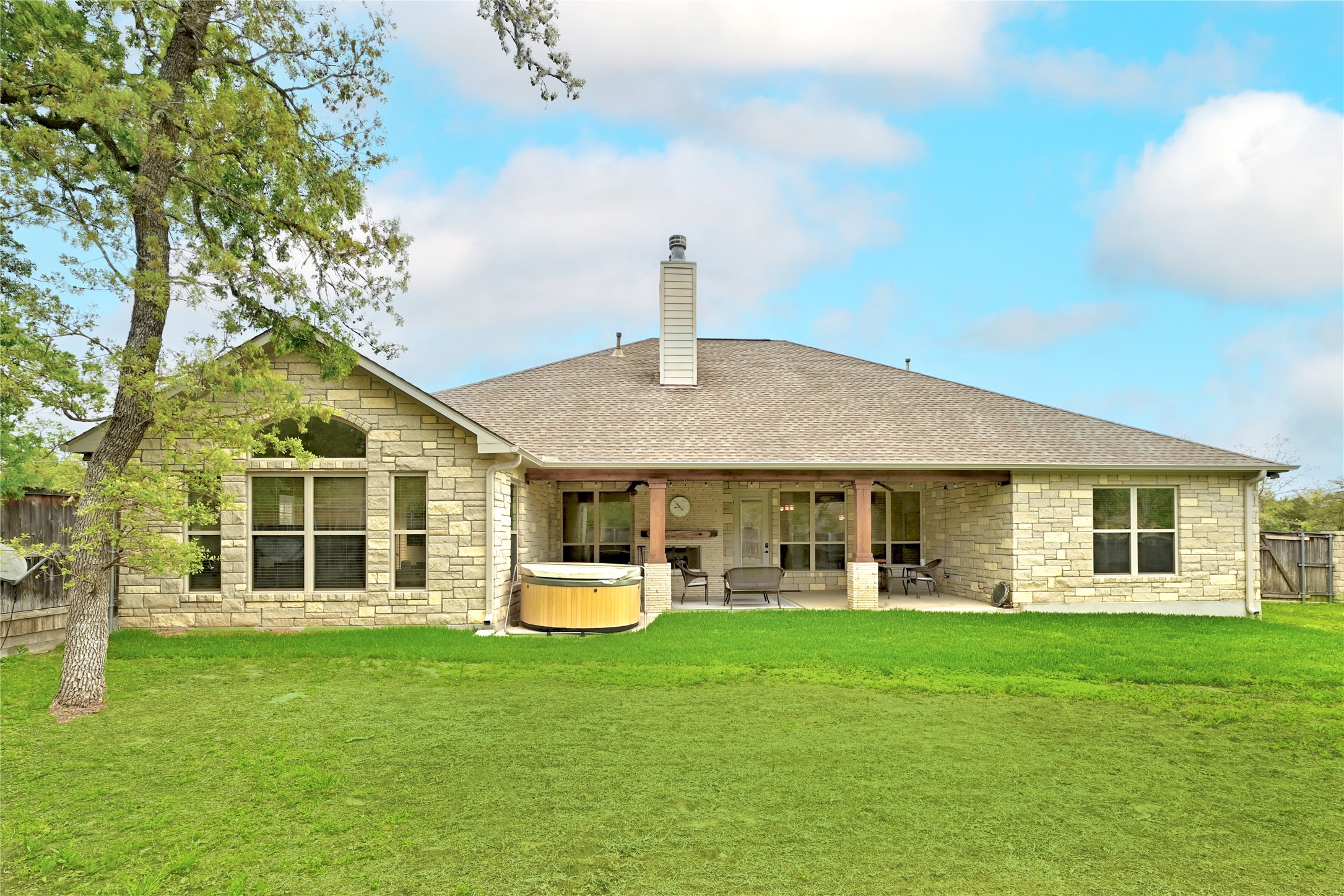 main property photo 30