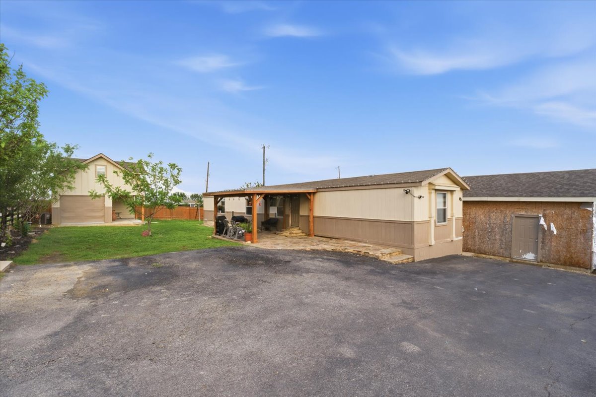 main property photo 4