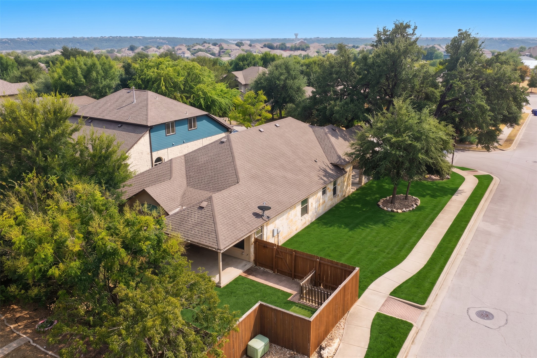 main property photo 34