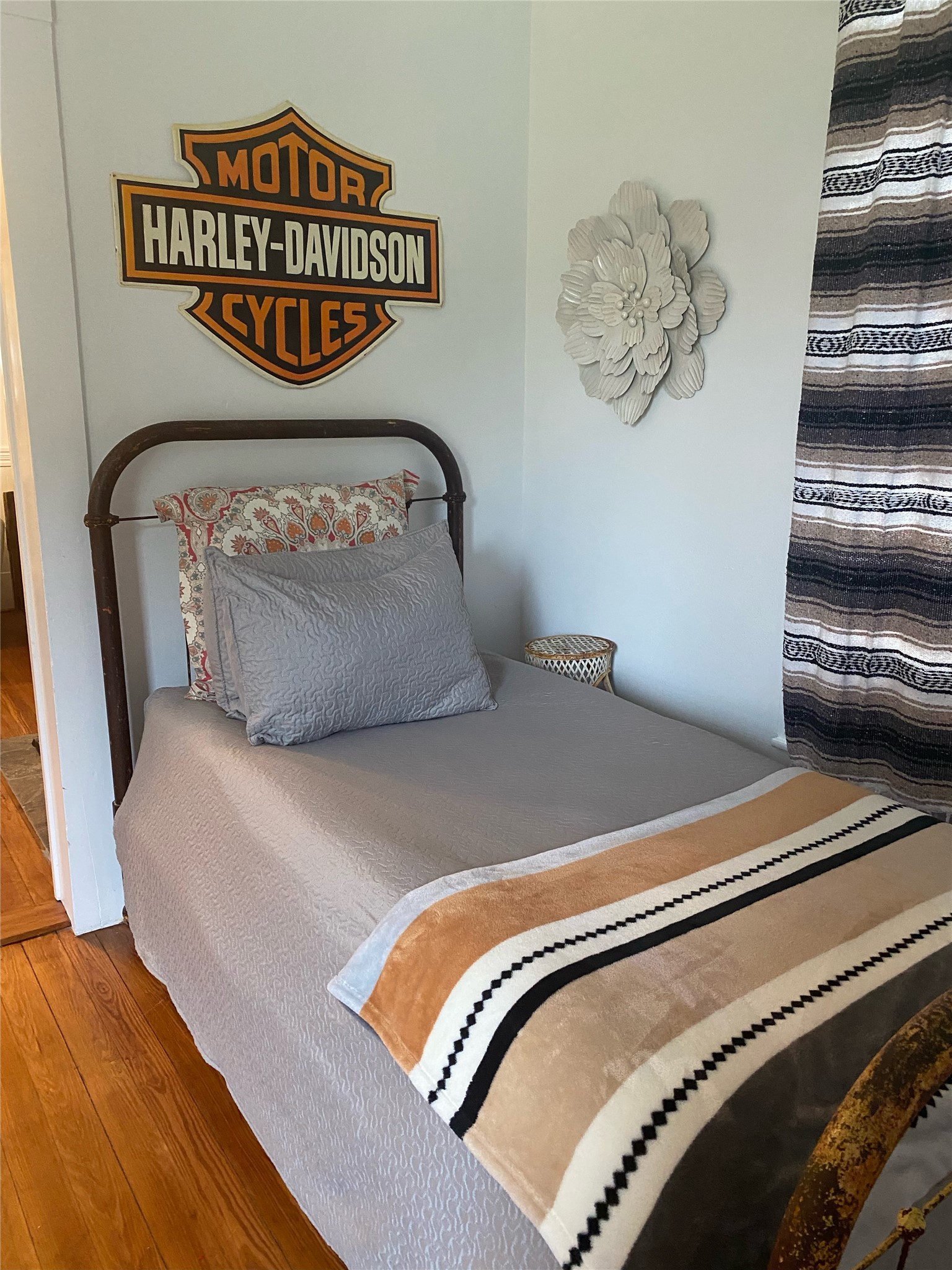 main property photo 23