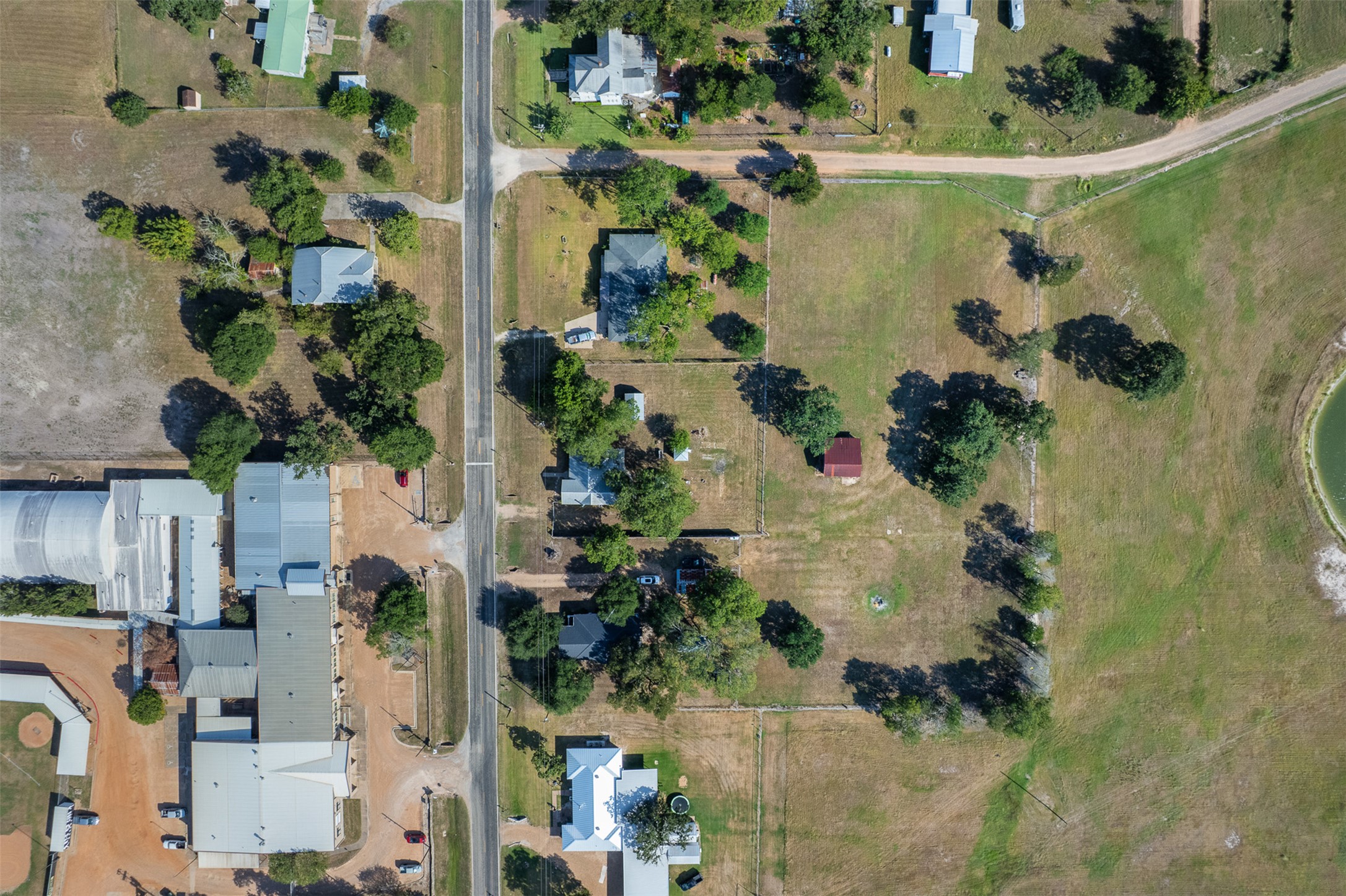 main property photo 28