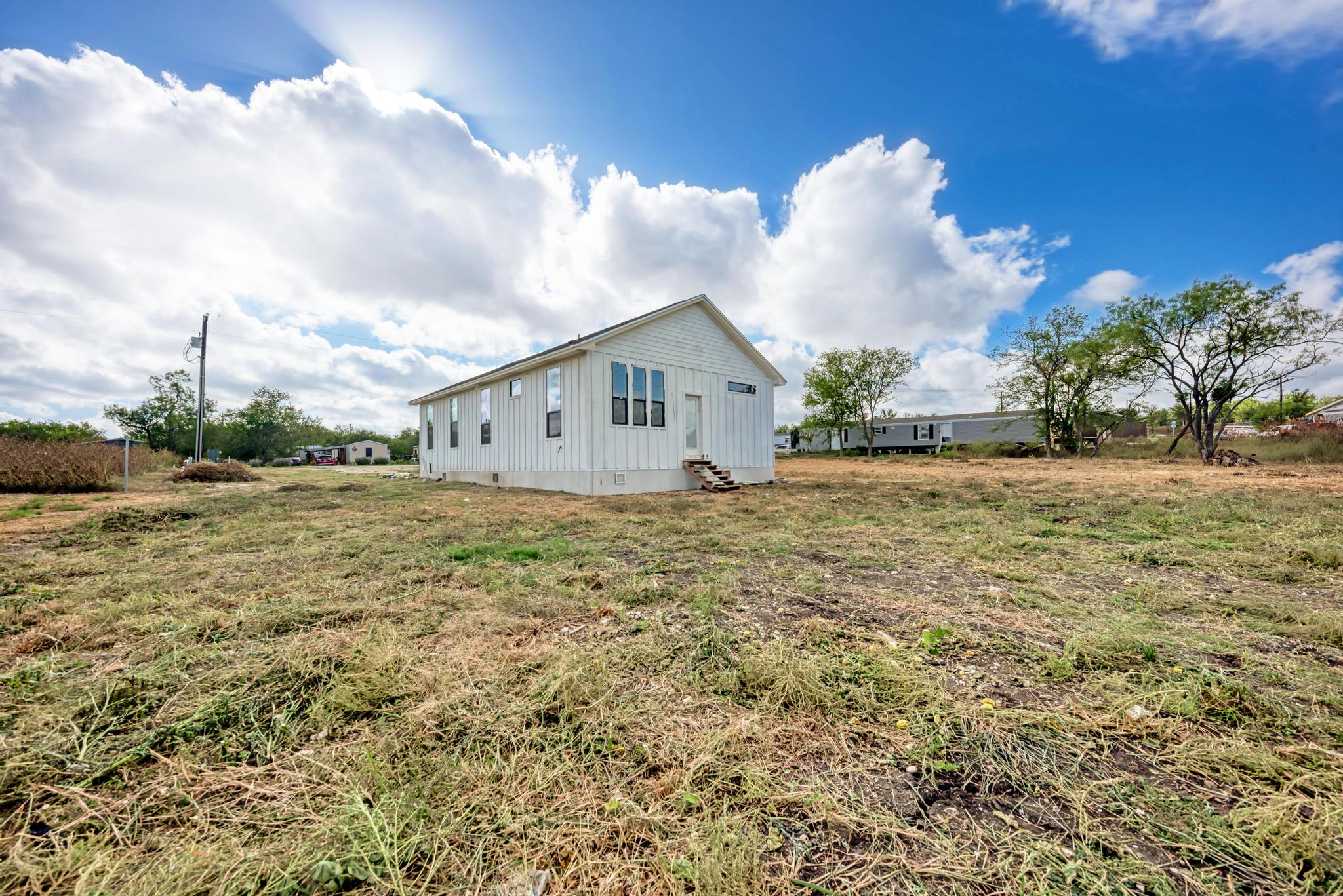 main property photo 34