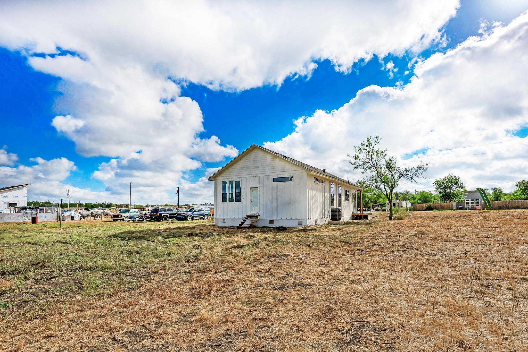 main property photo 37