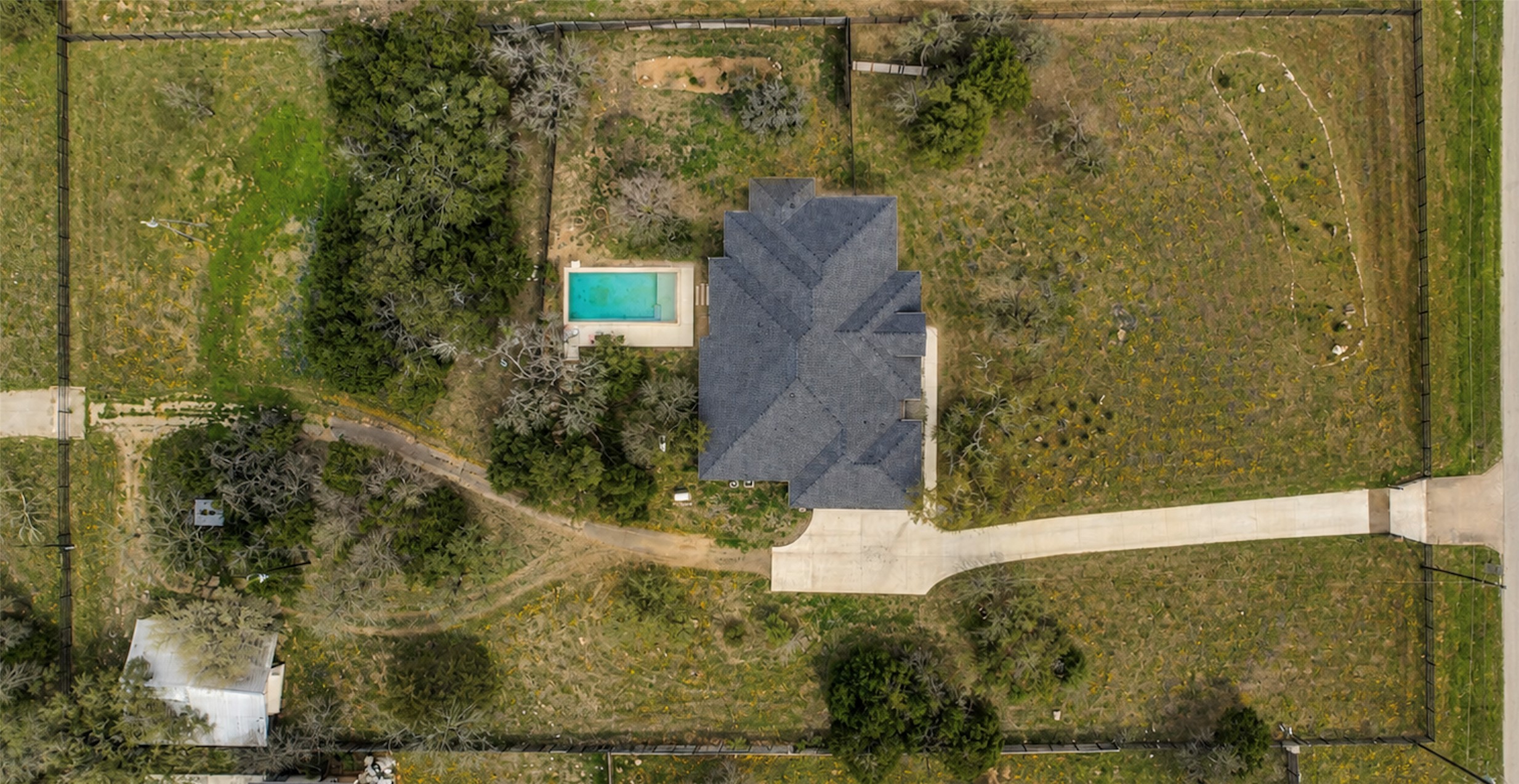 main property photo 8