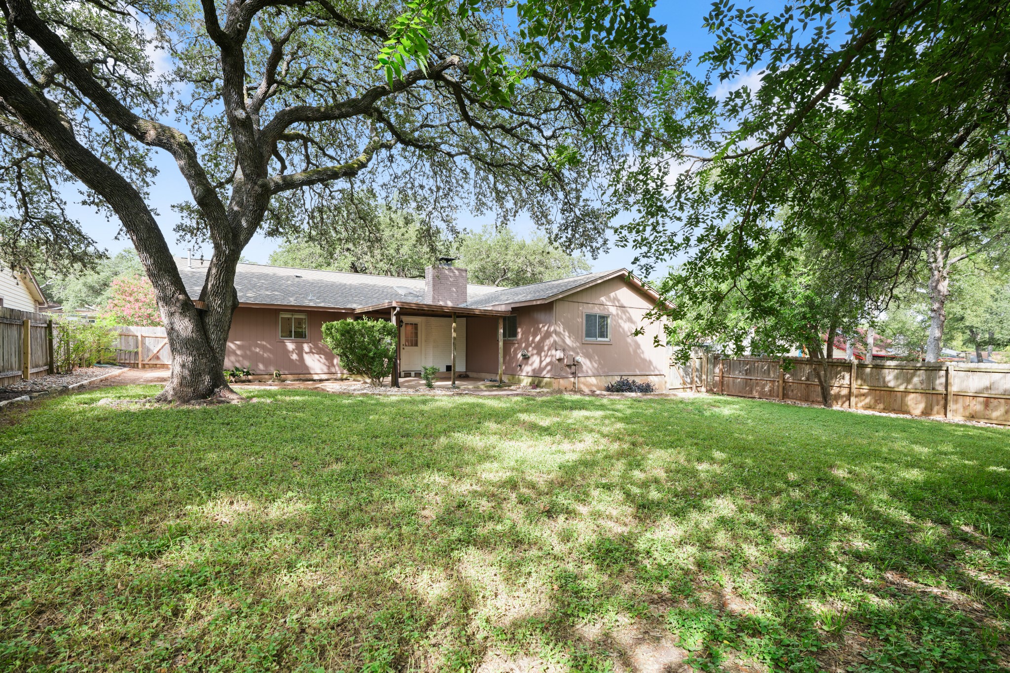 main property photo 19