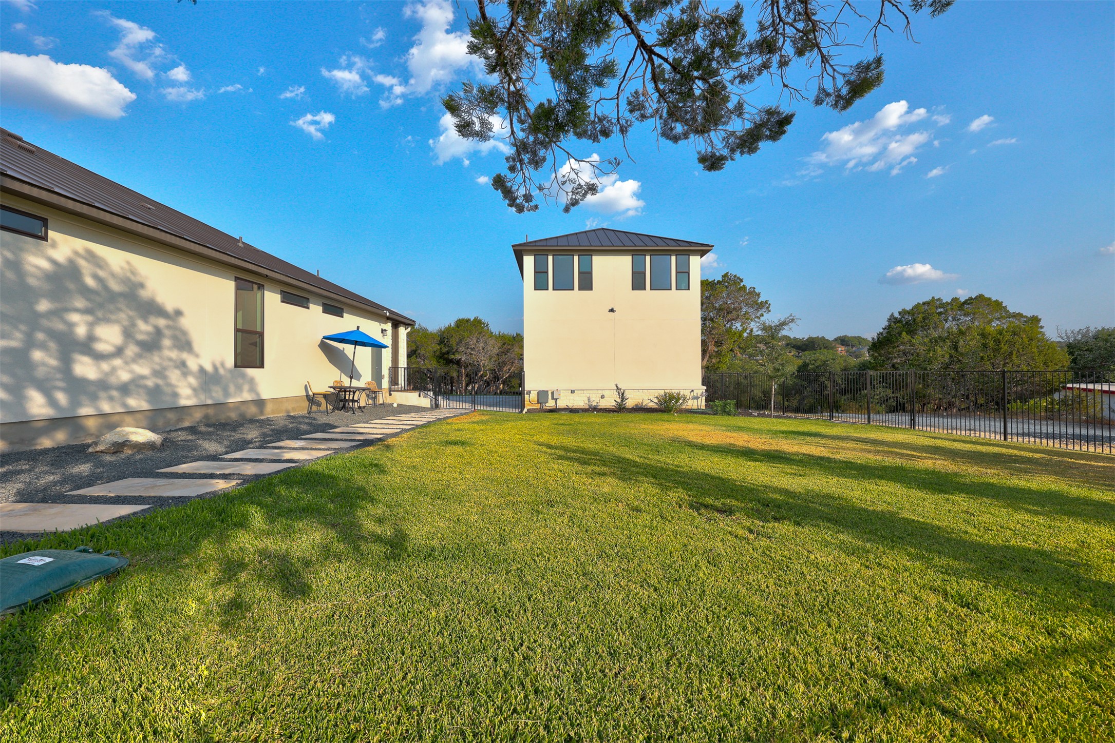 main property photo 22