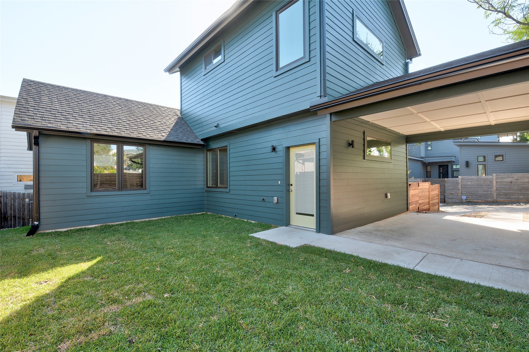 main property photo 19