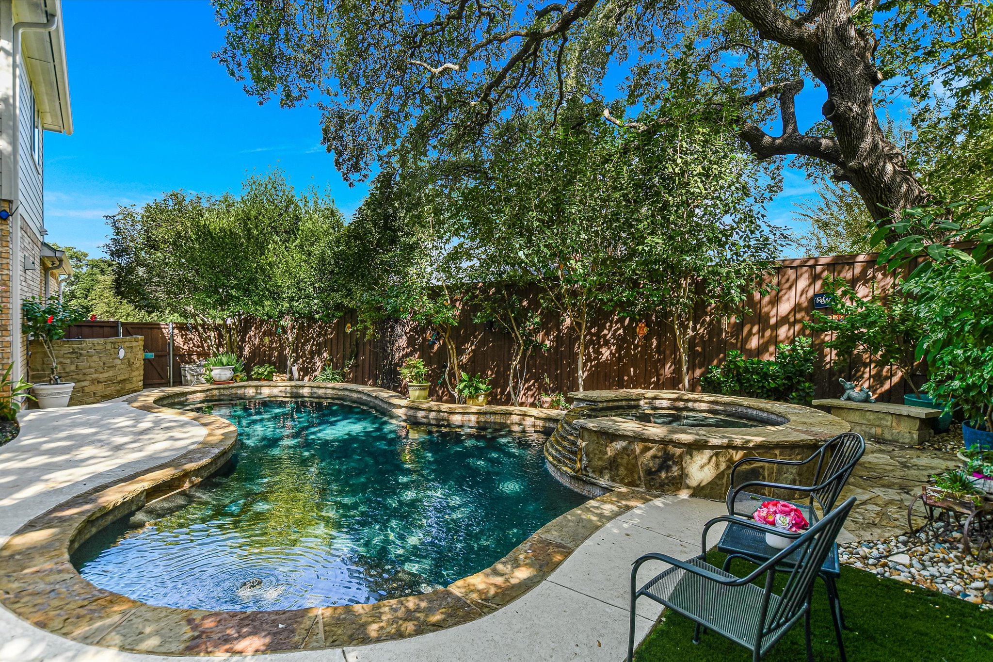 main property photo 27