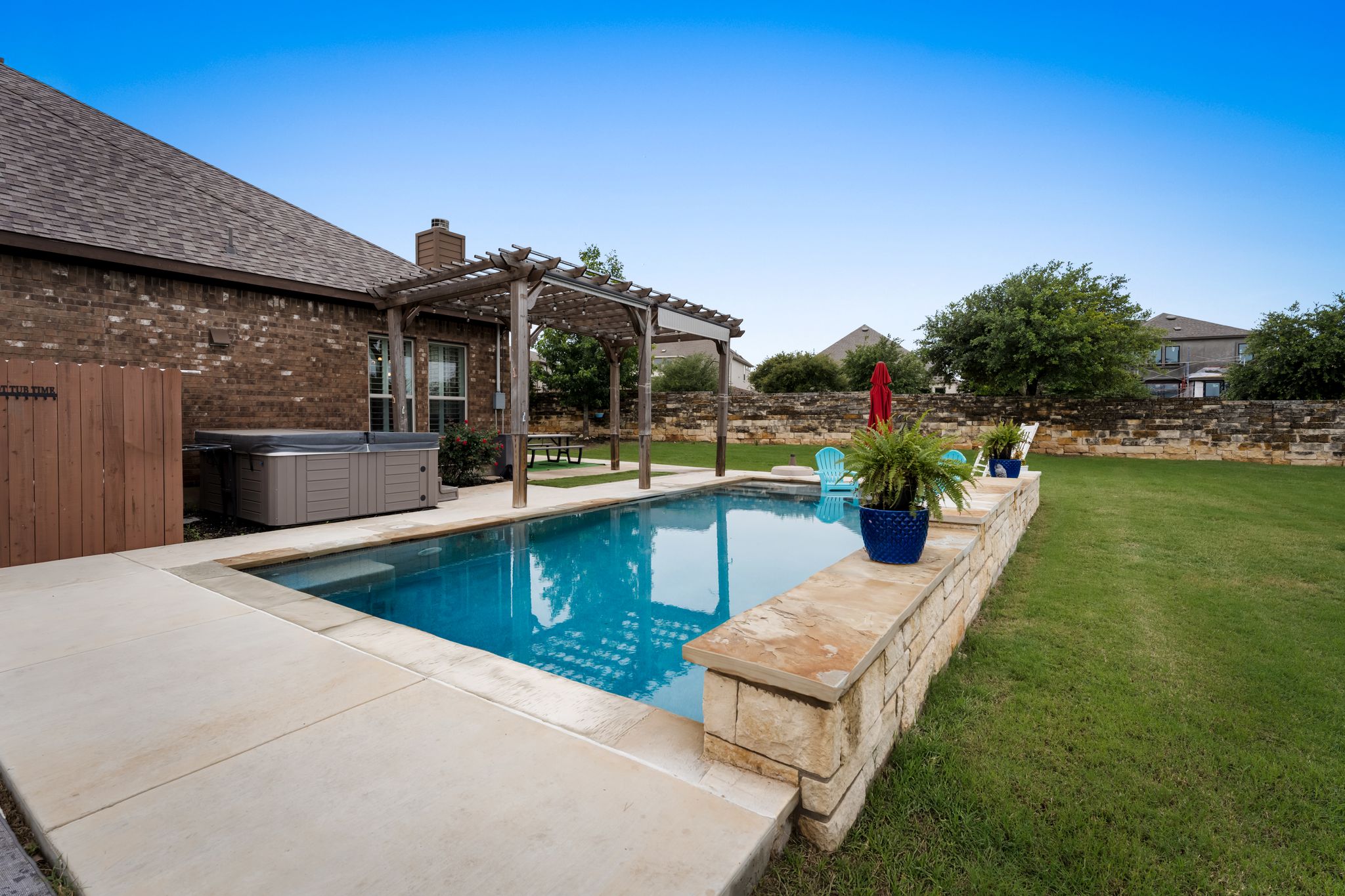 main property photo 36