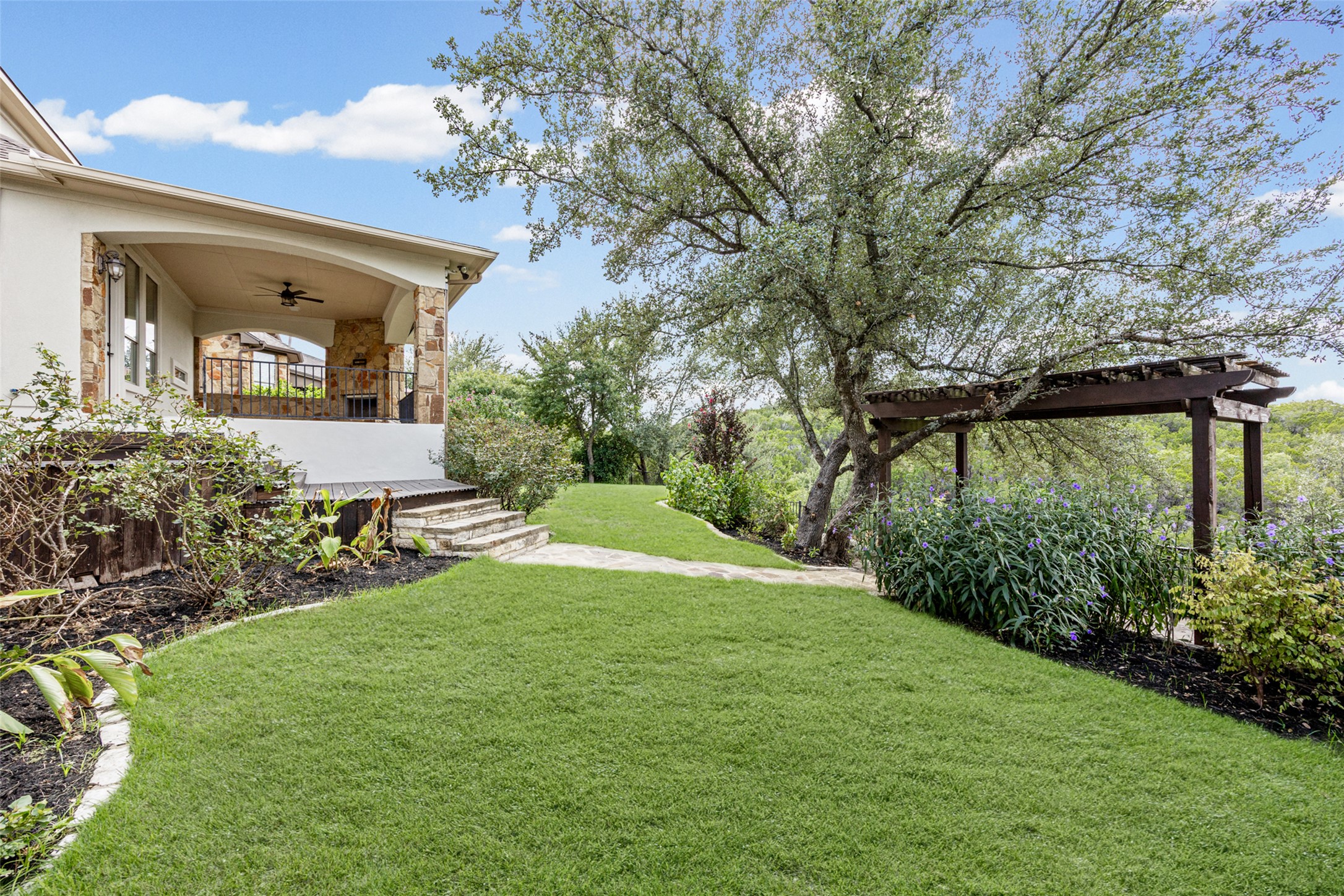 main property photo 29