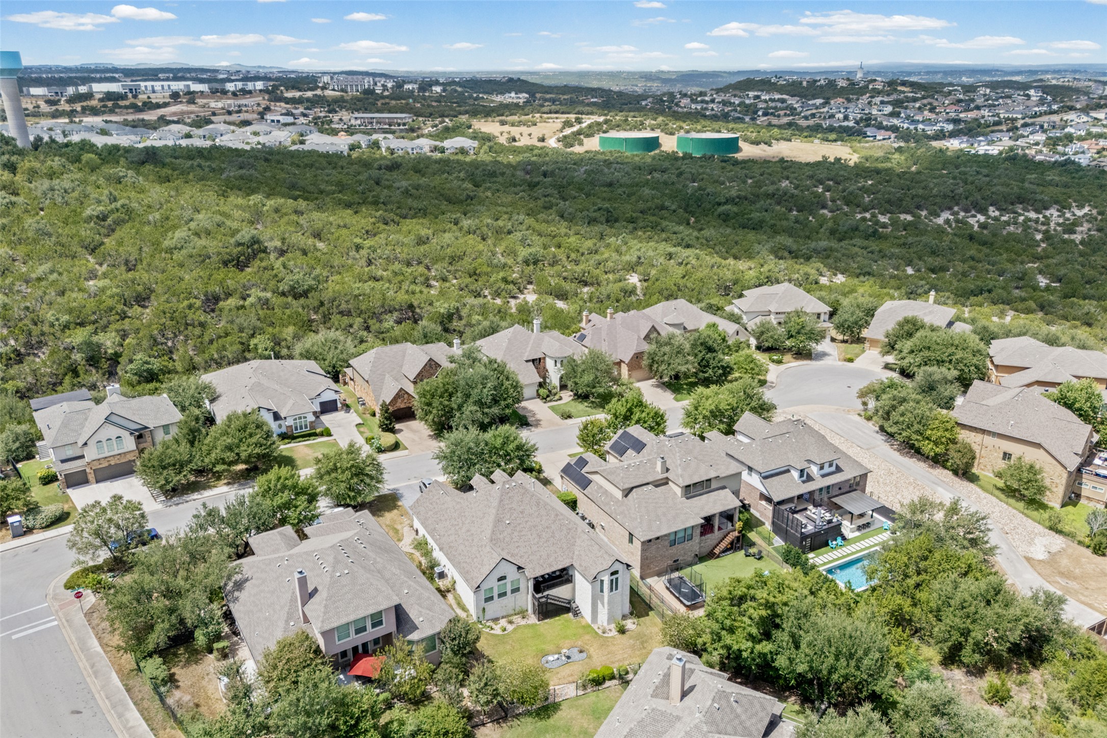 main property photo 33