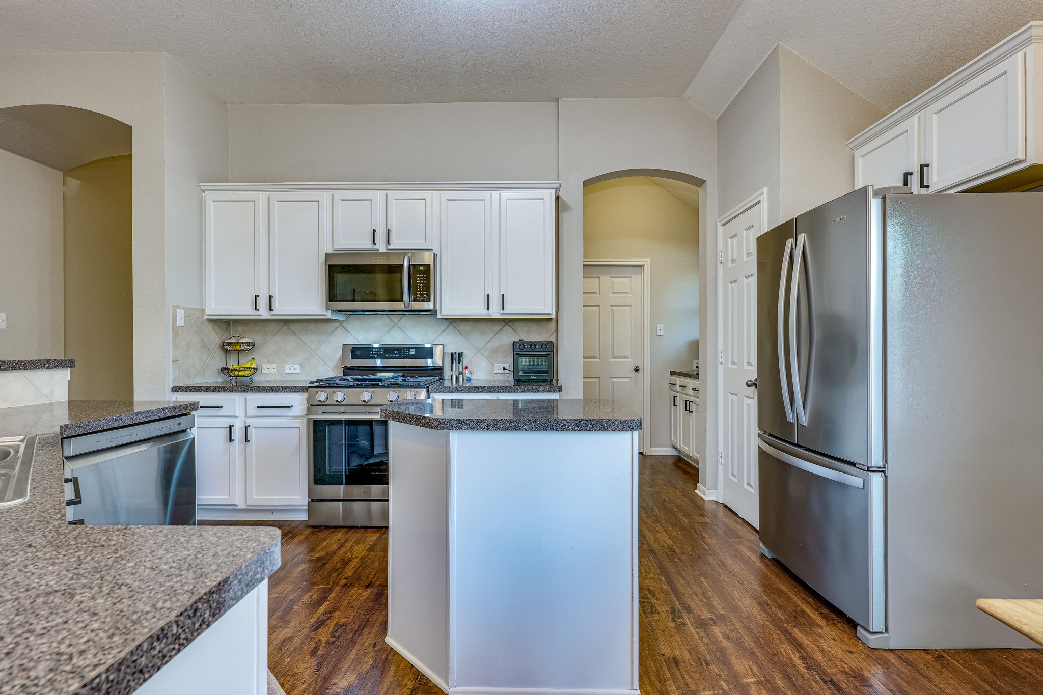 main property photo 8