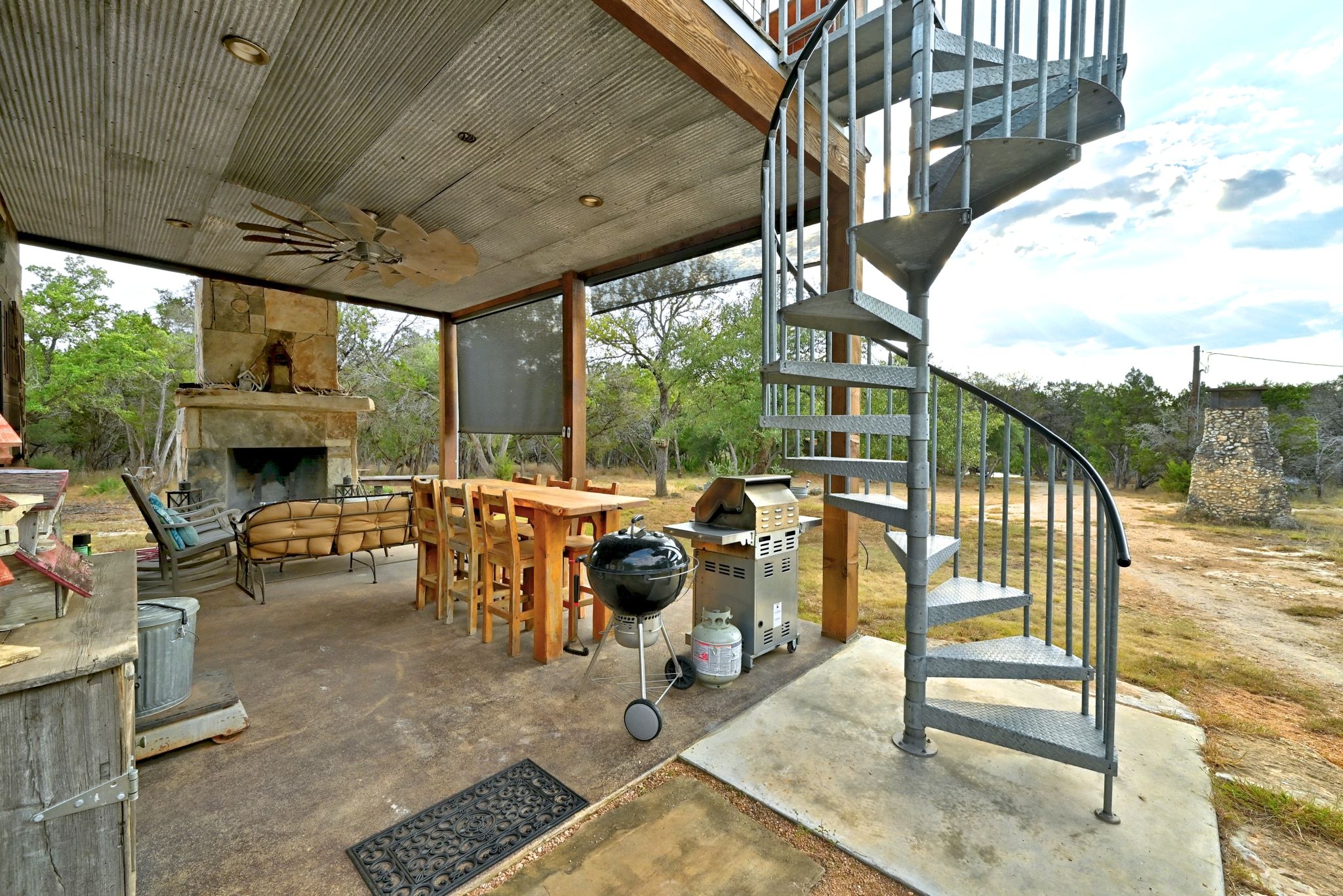 main property photo 6