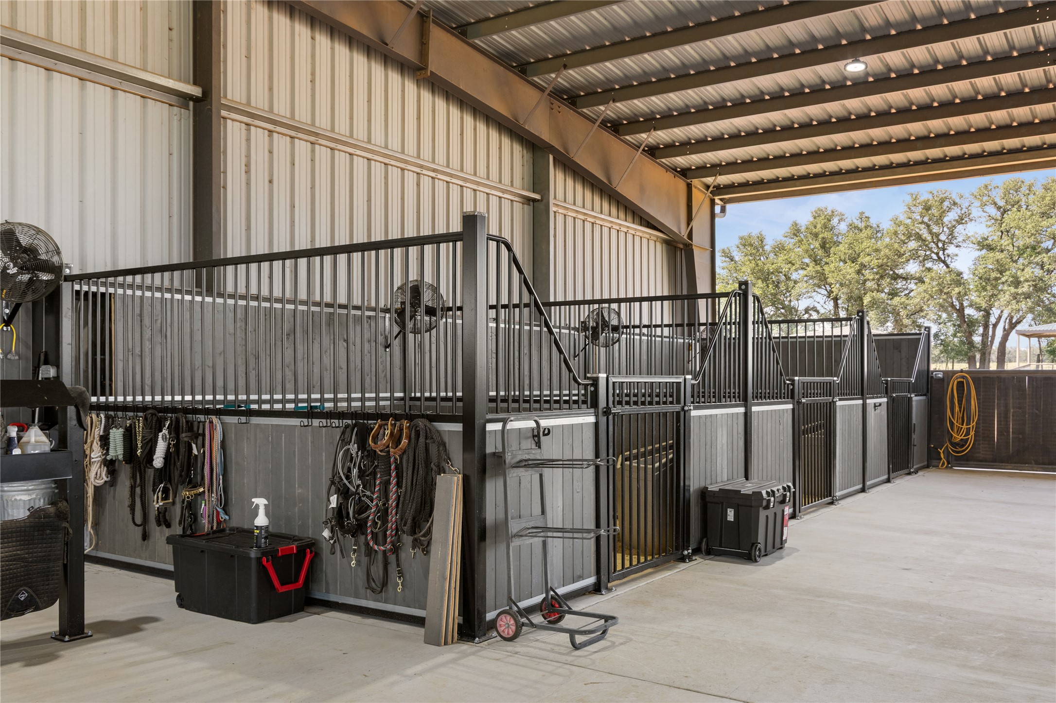 main property photo 30
