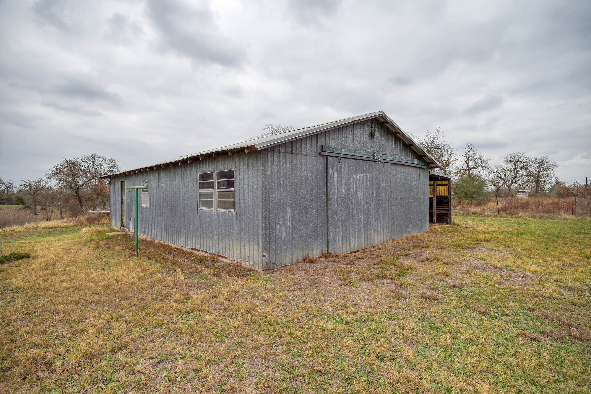 main property photo 28