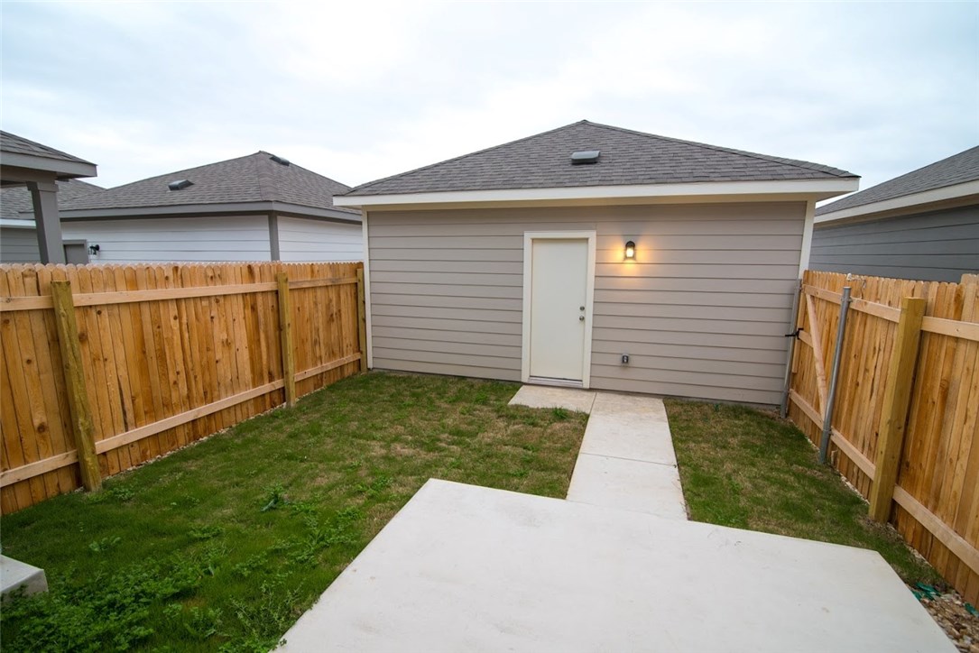 main property photo 16