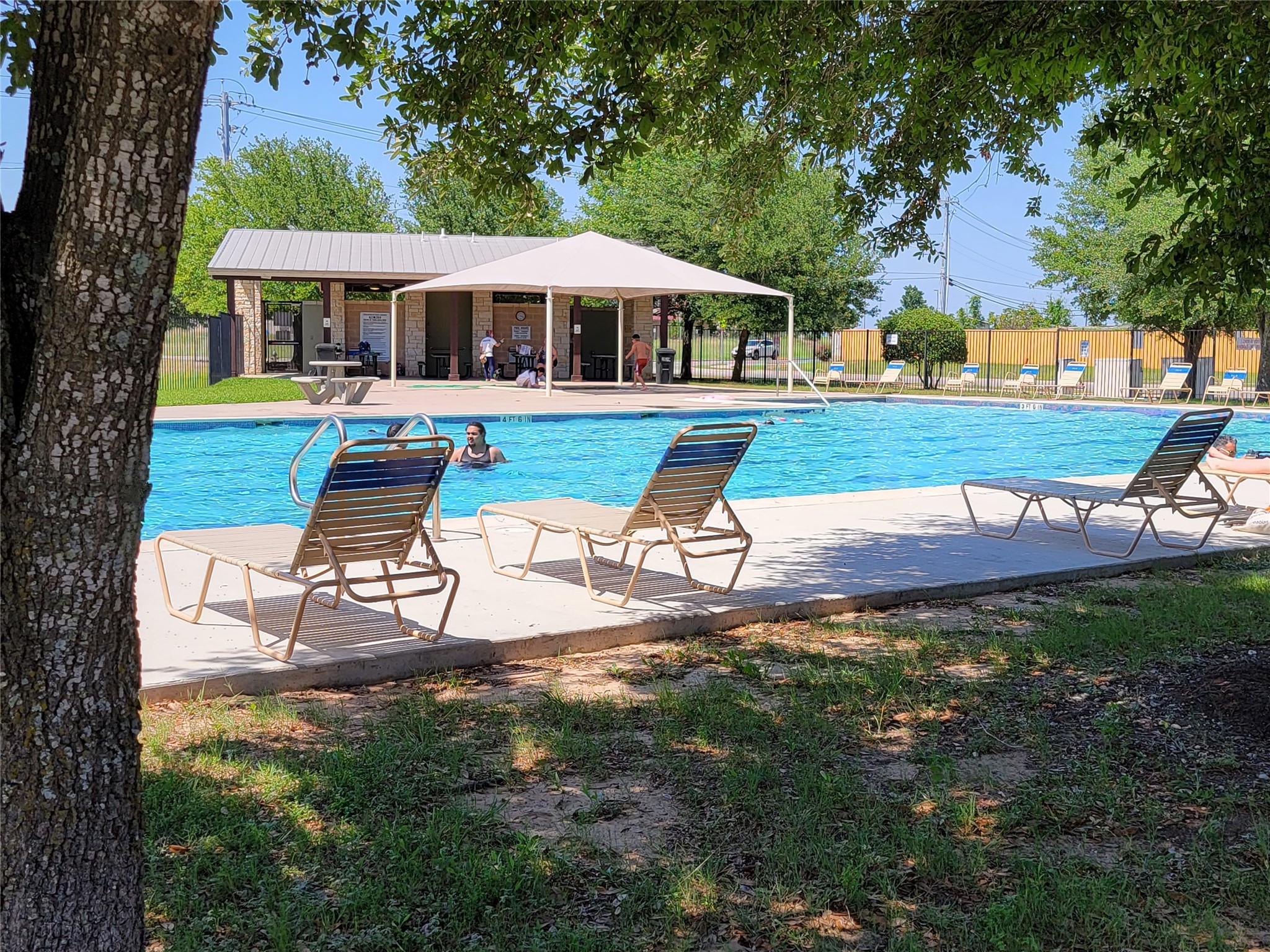 main property photo 16