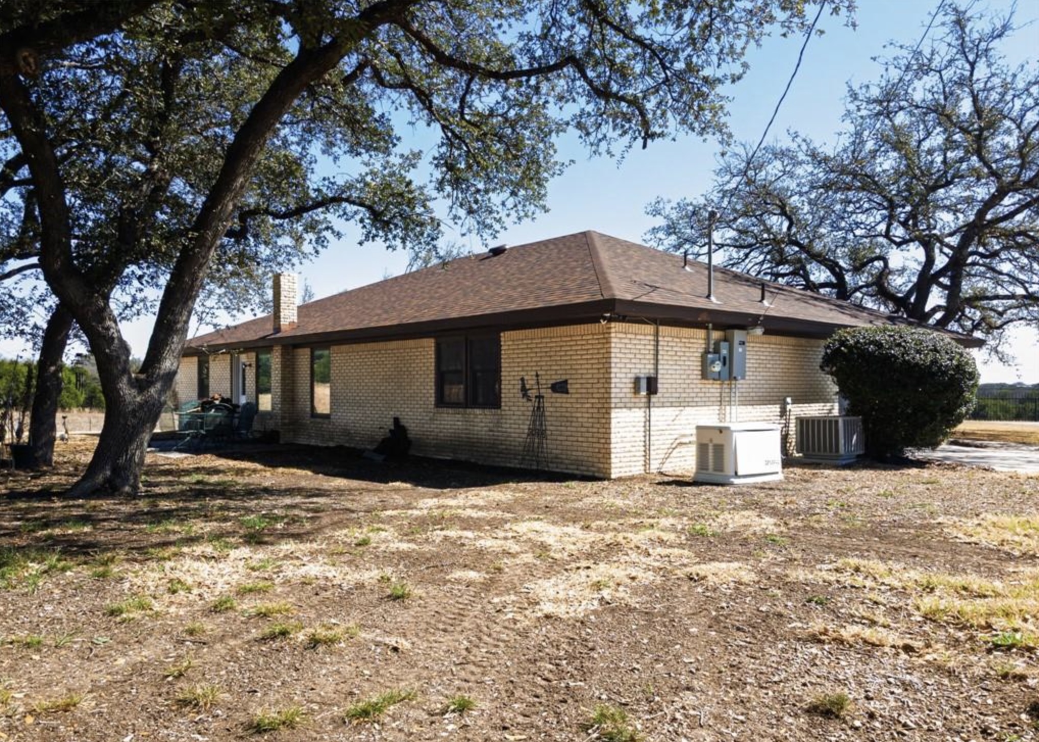 main property photo 23