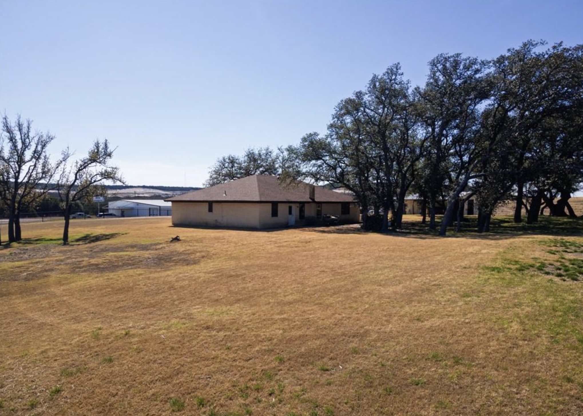 main property photo 31