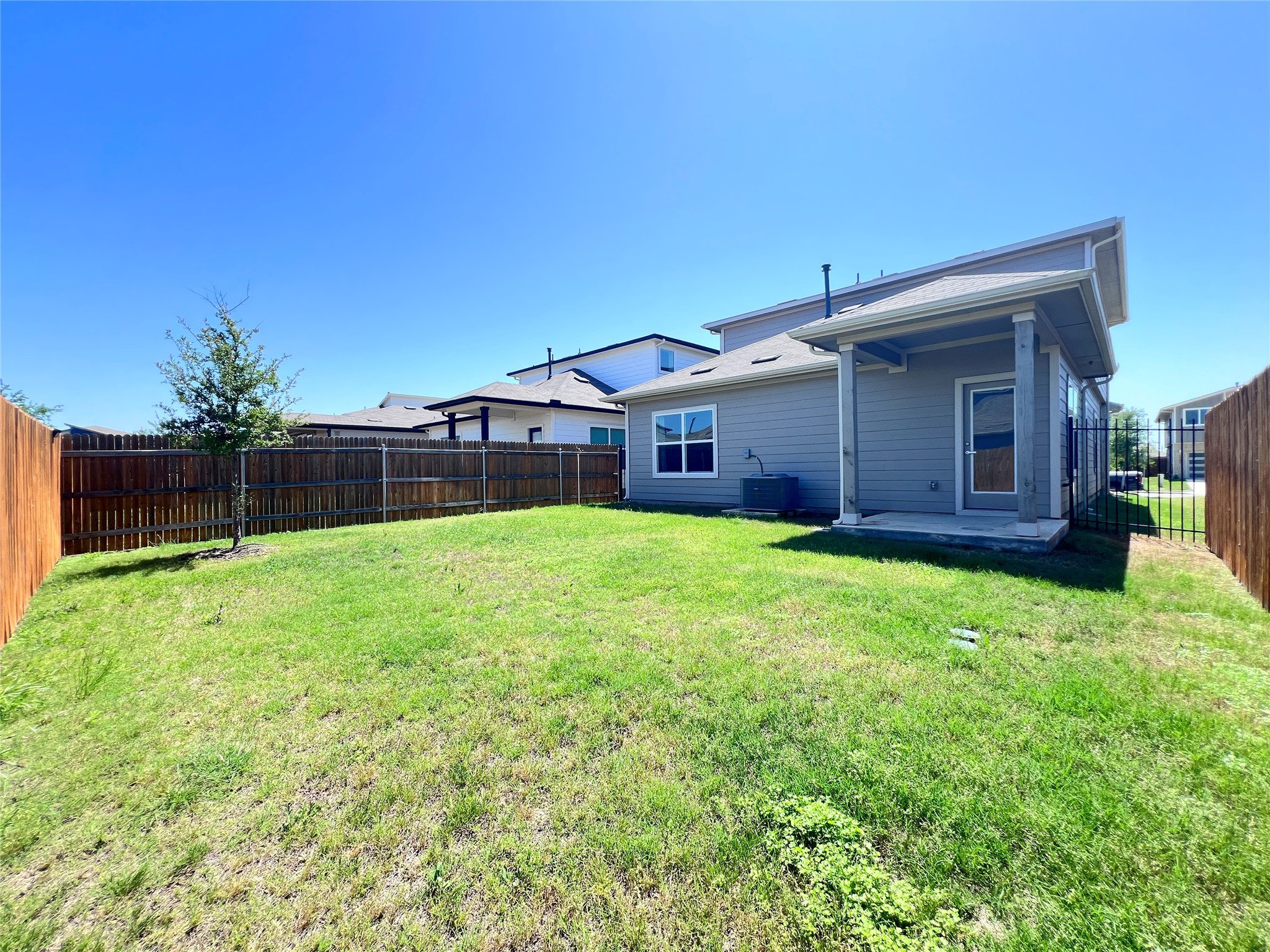 main property photo 25