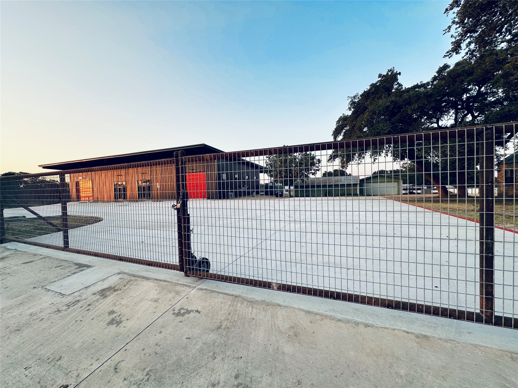 main property photo 12