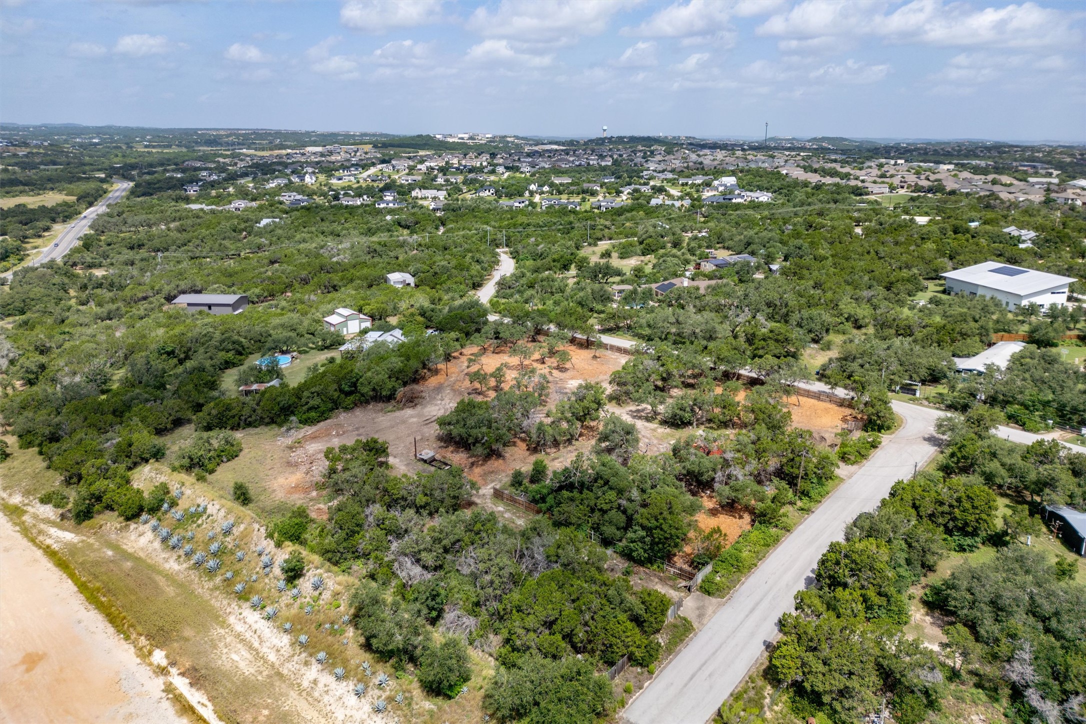 main property photo 16