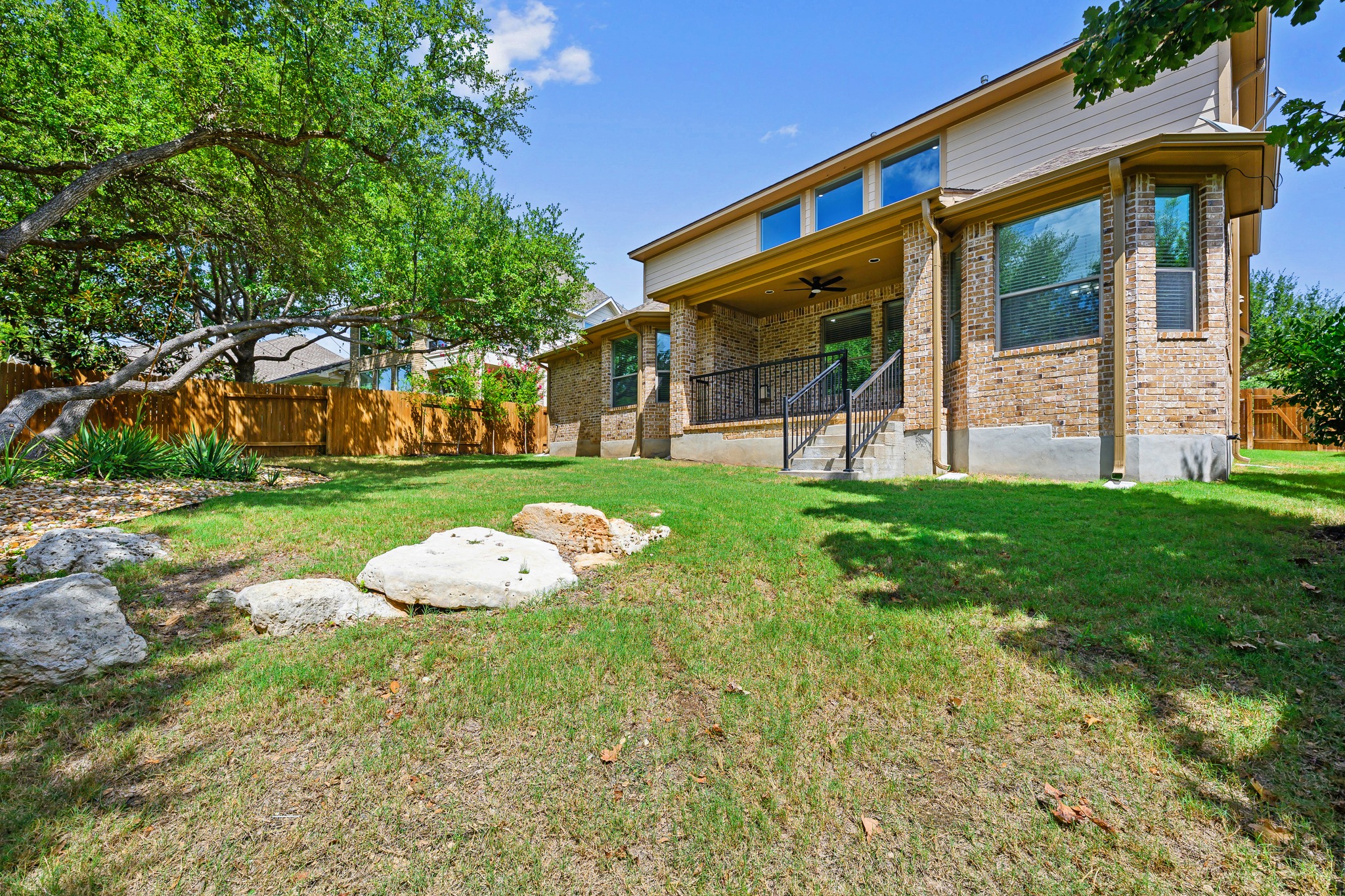 main property photo 32