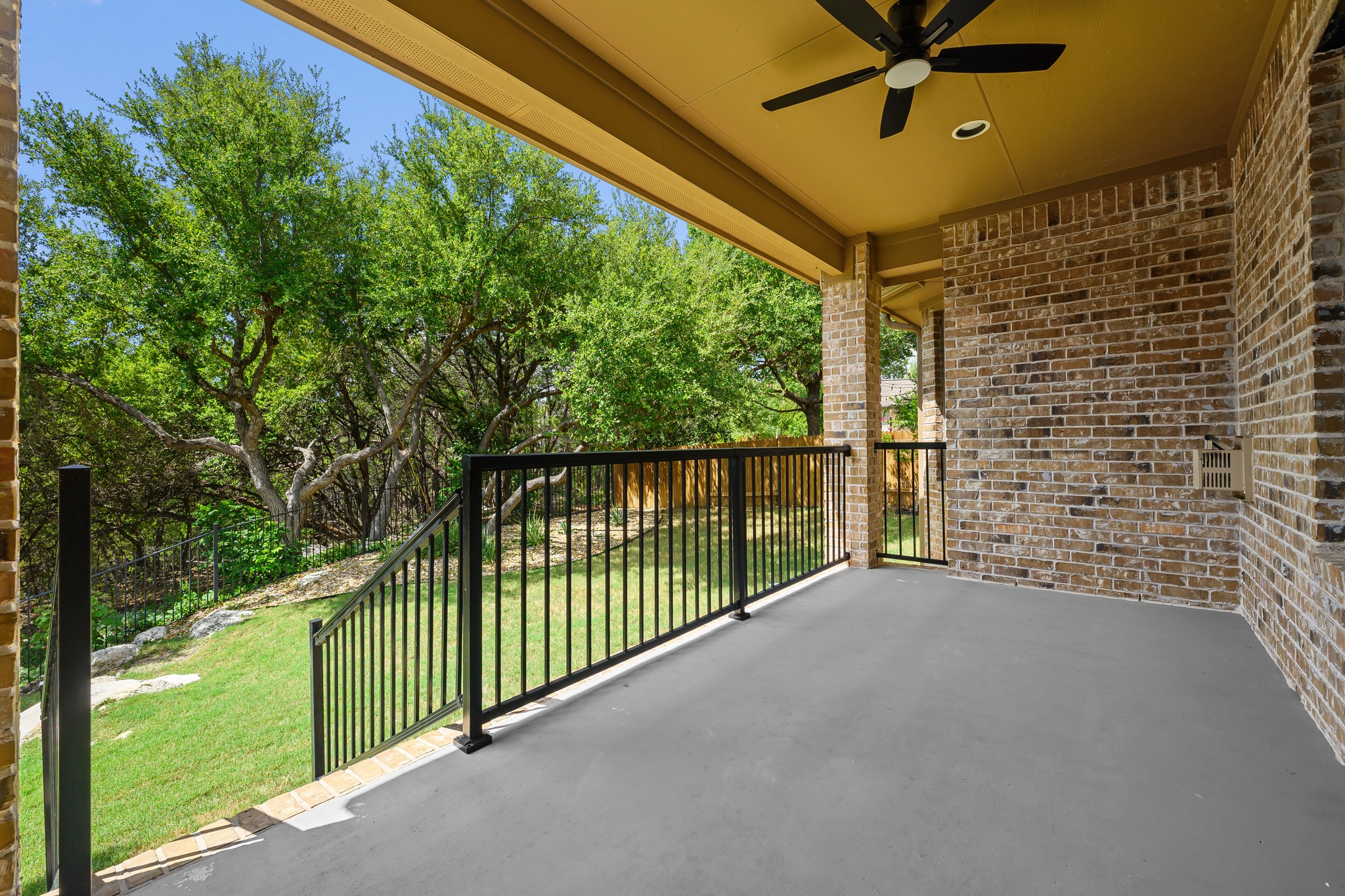 main property photo 34