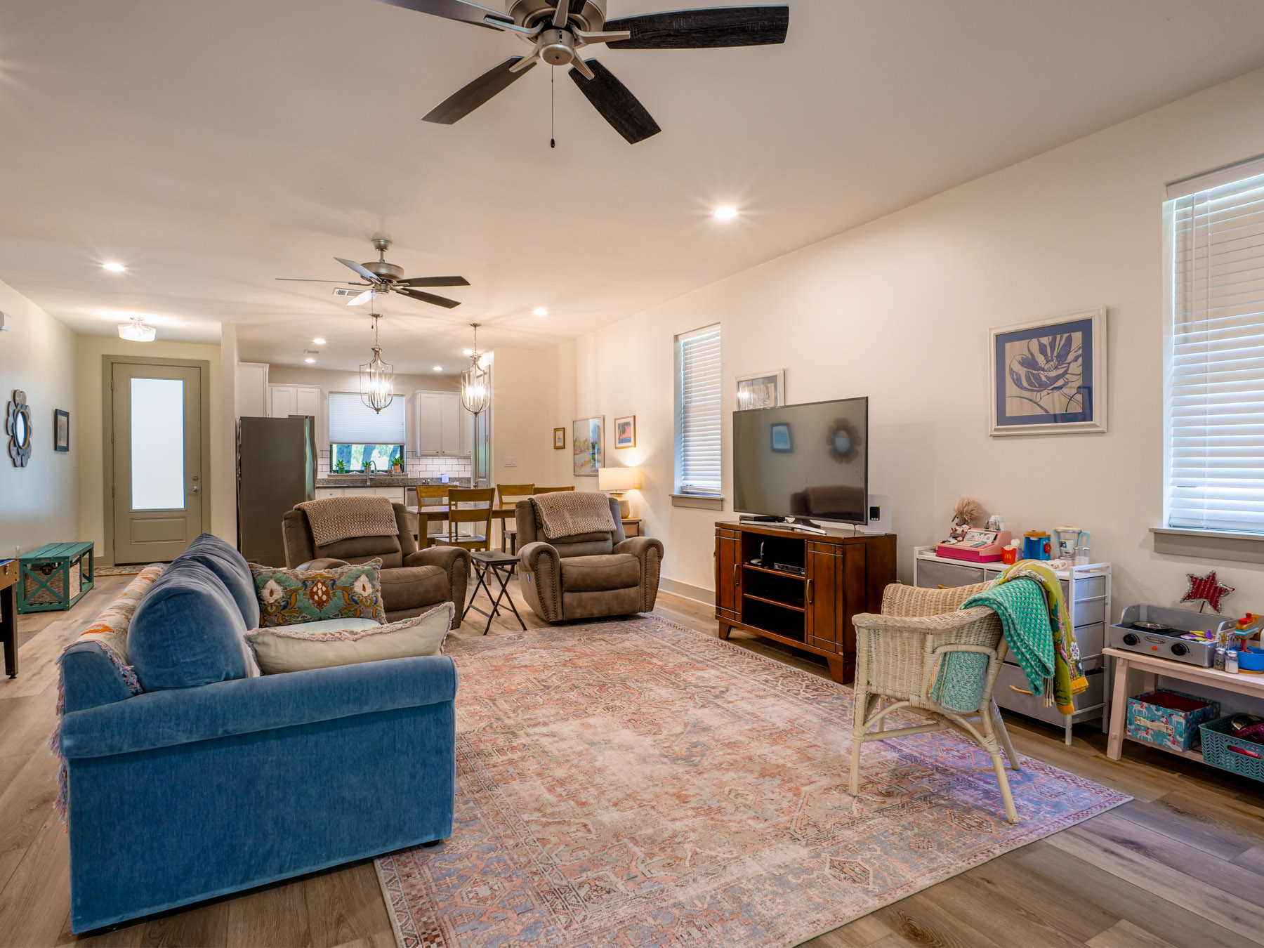 main property photo 11