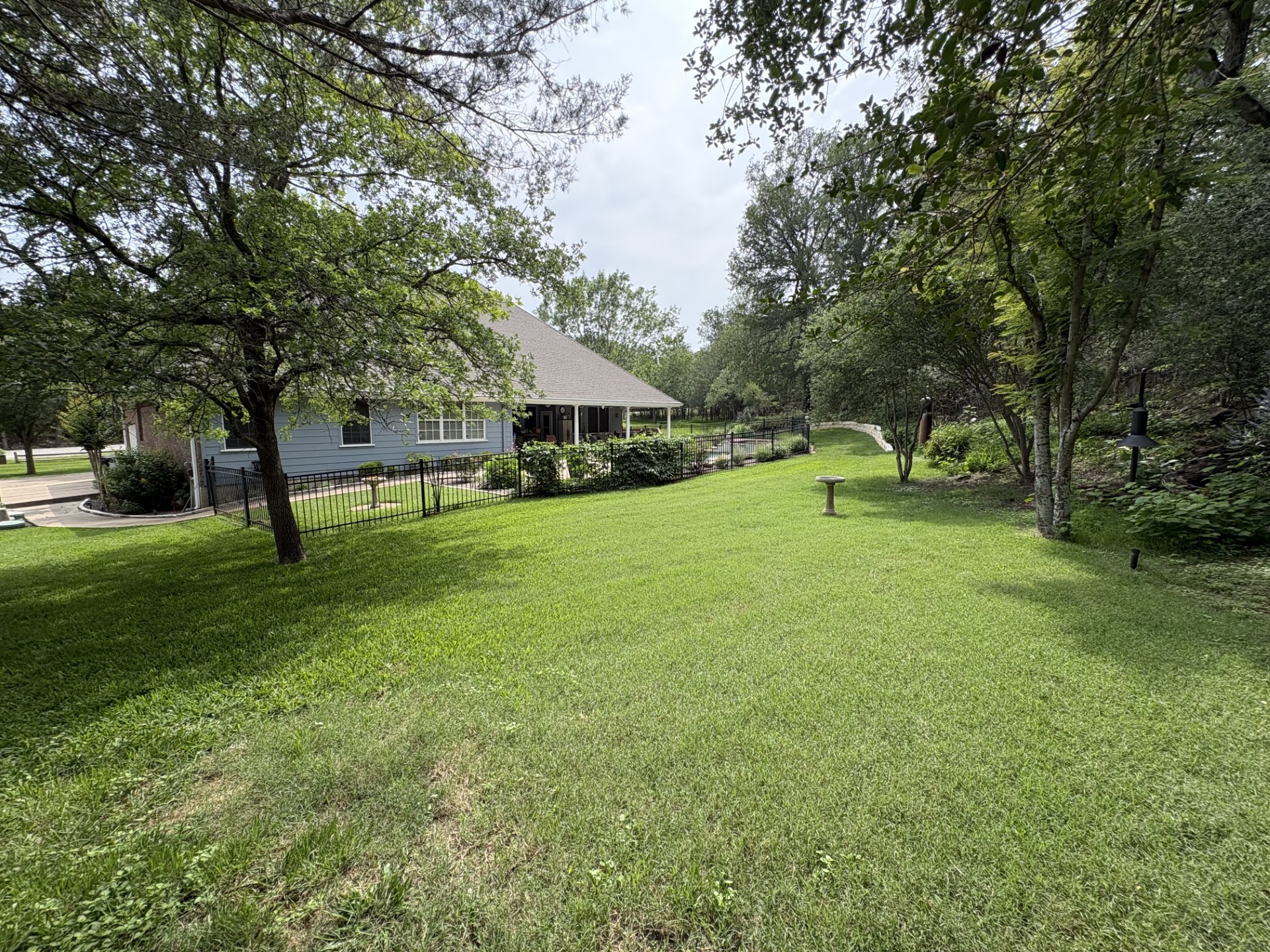 main property photo 10