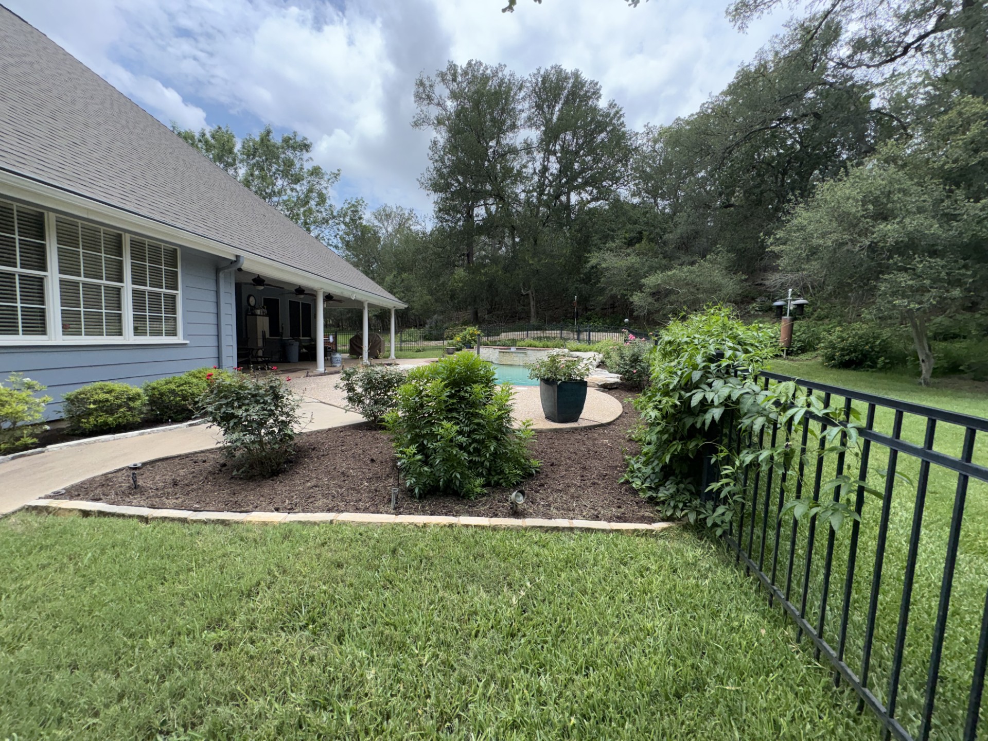 main property photo 11