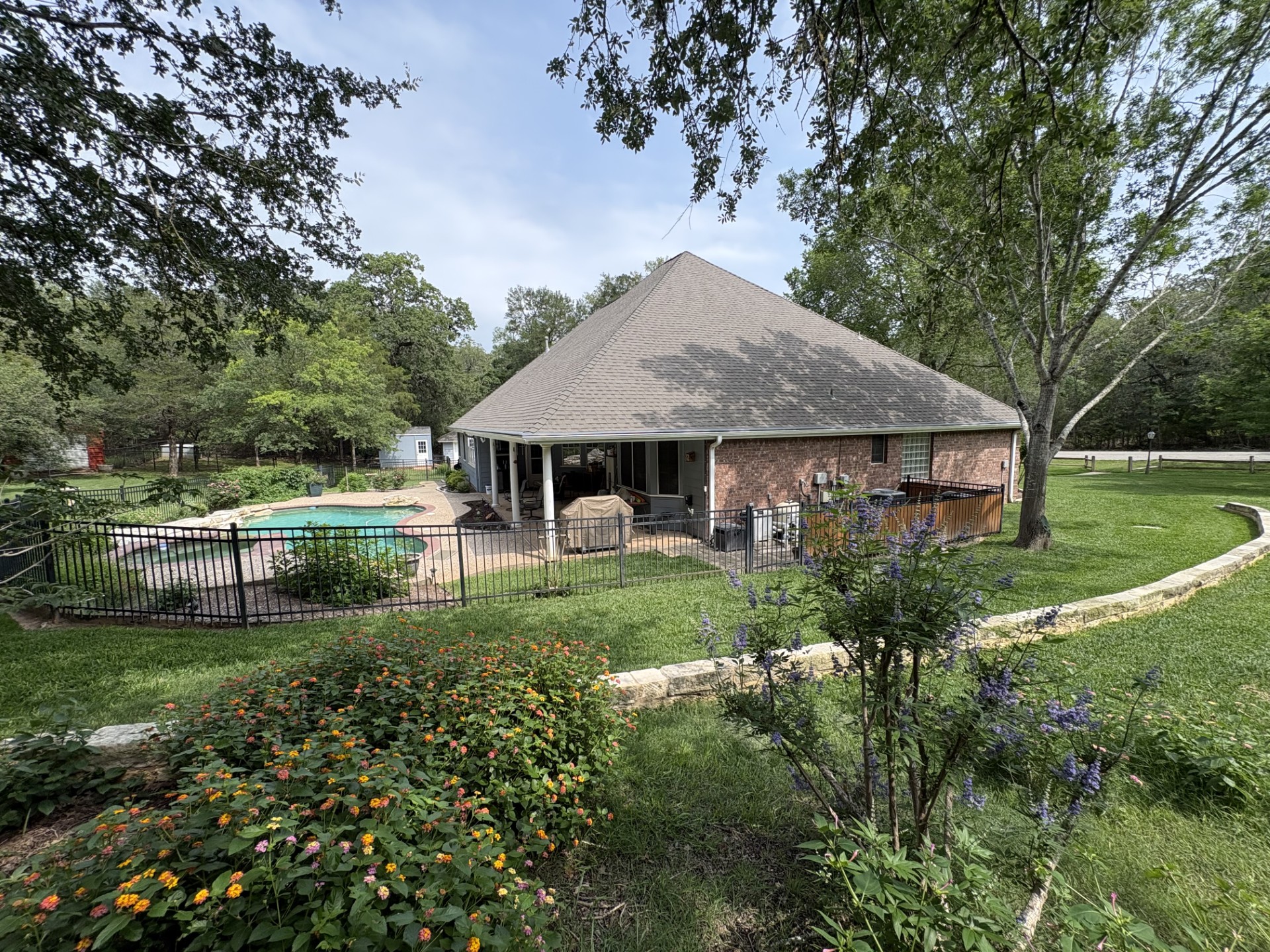 main property photo 12