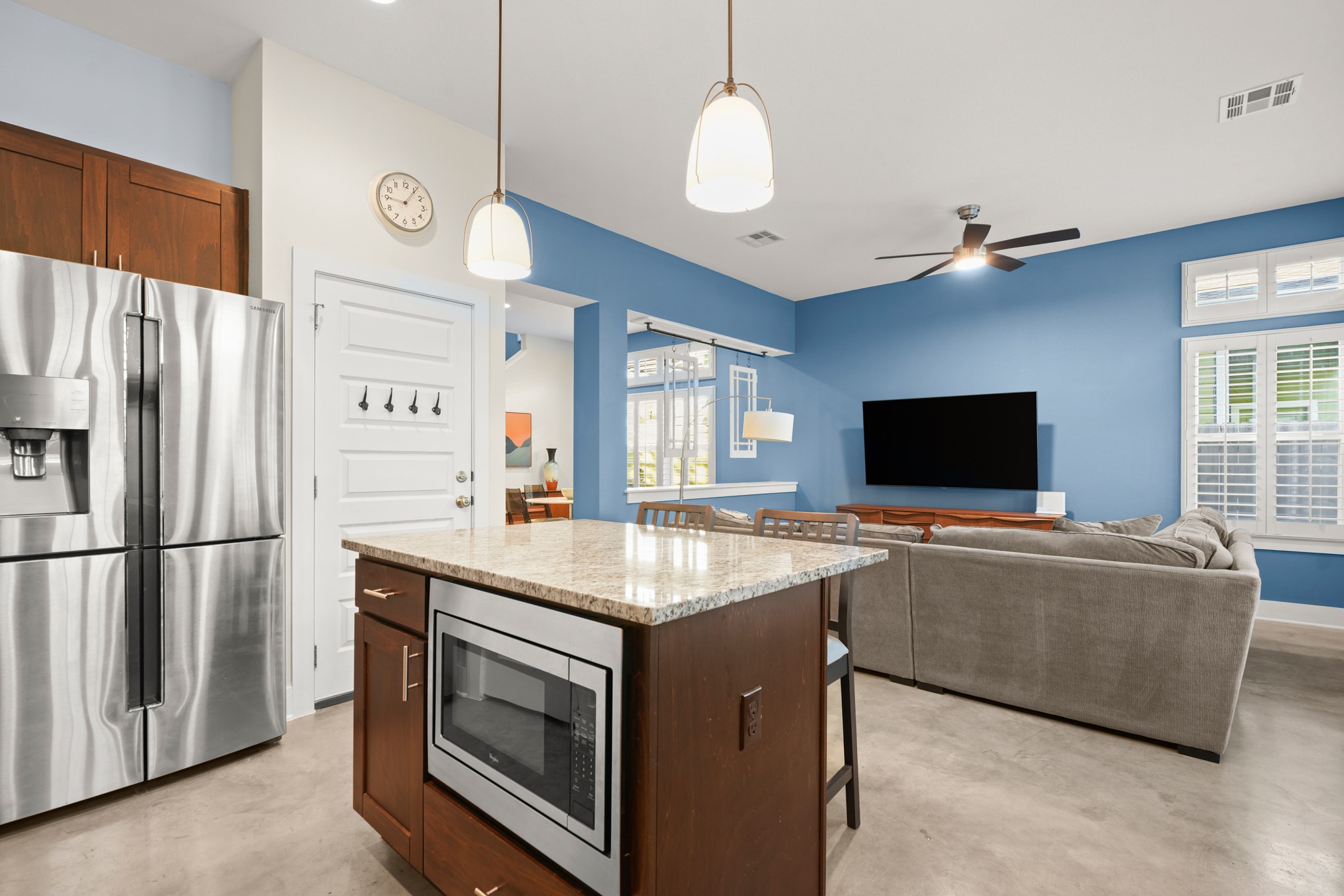 main property photo 4