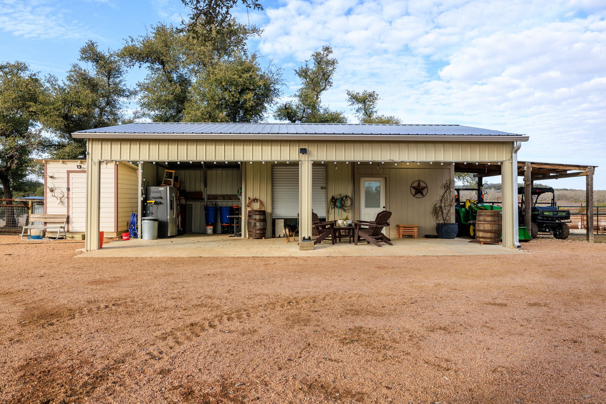 main property photo 23