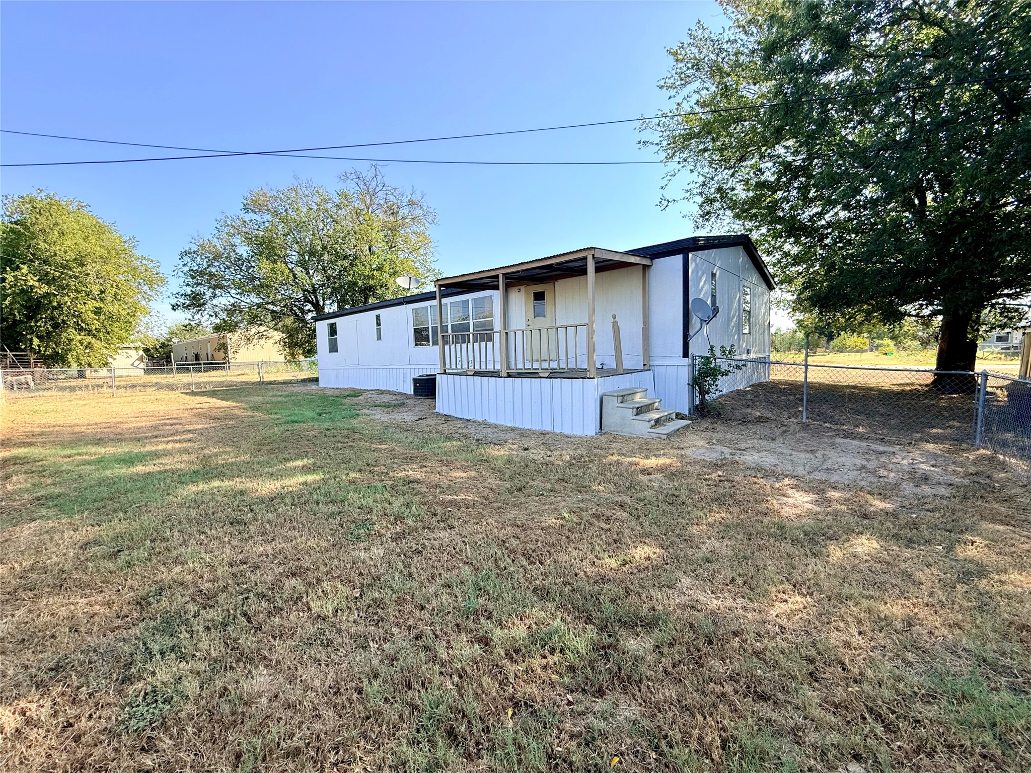 main property photo 18