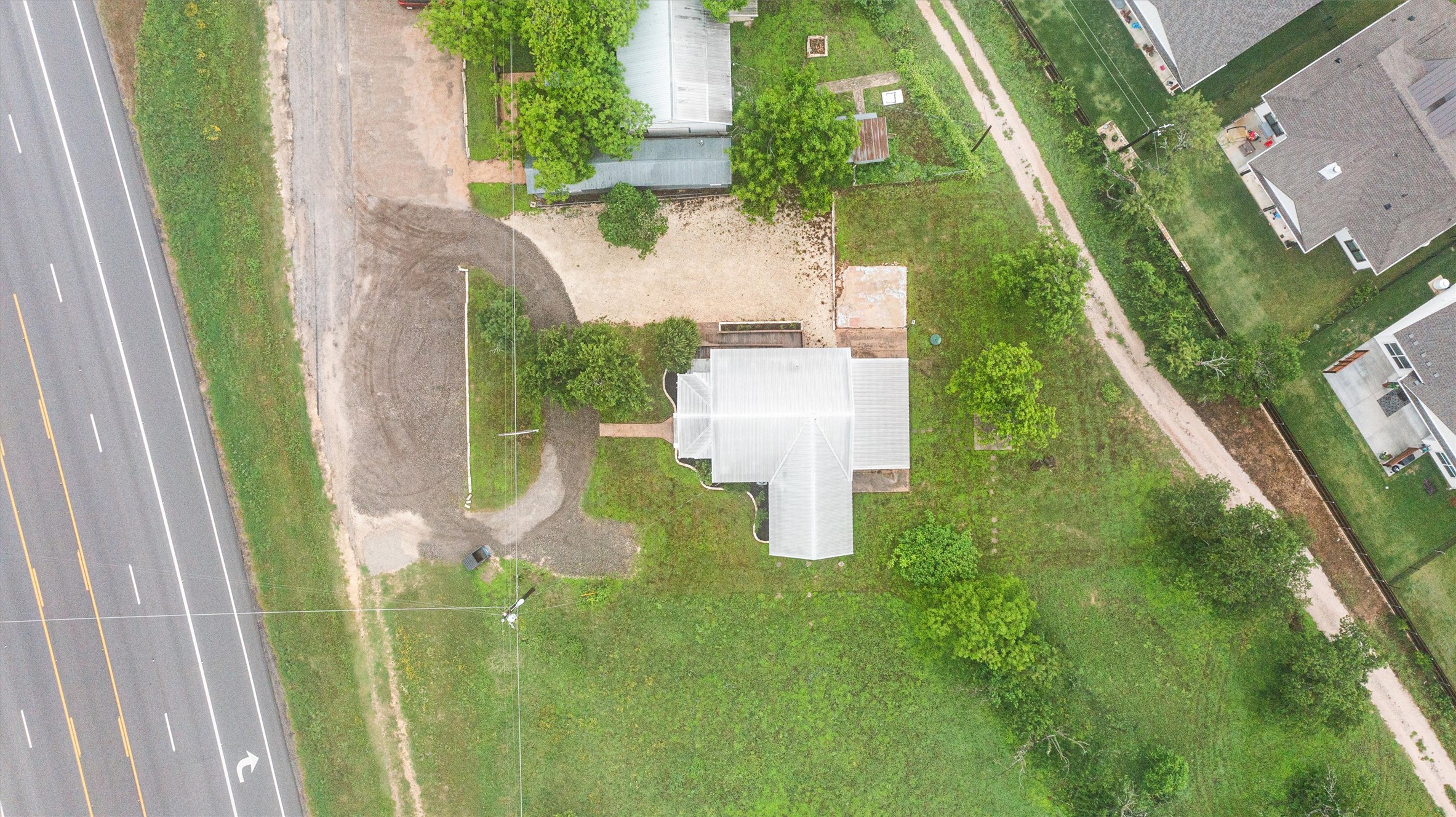 main property photo 30