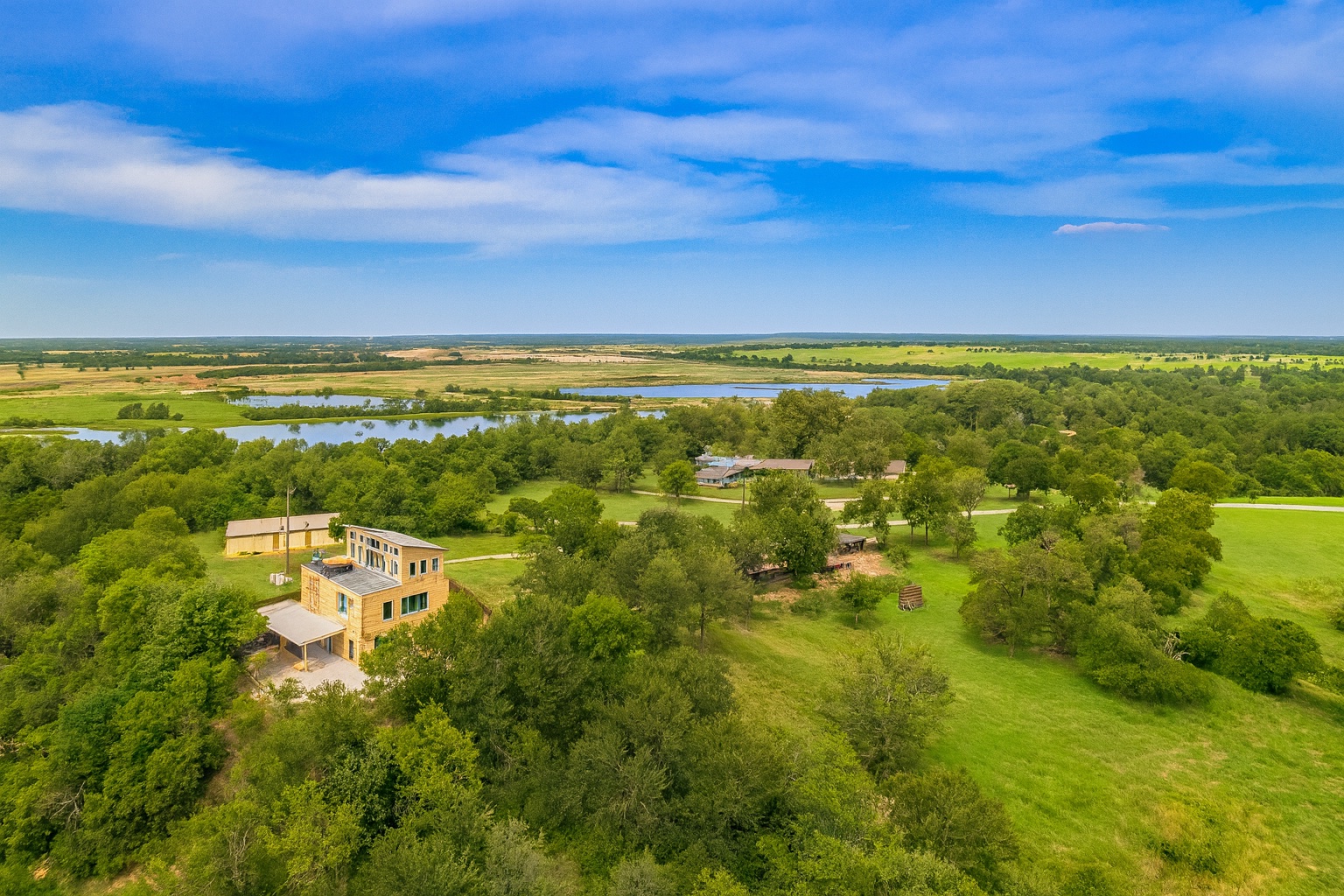 main property photo 9