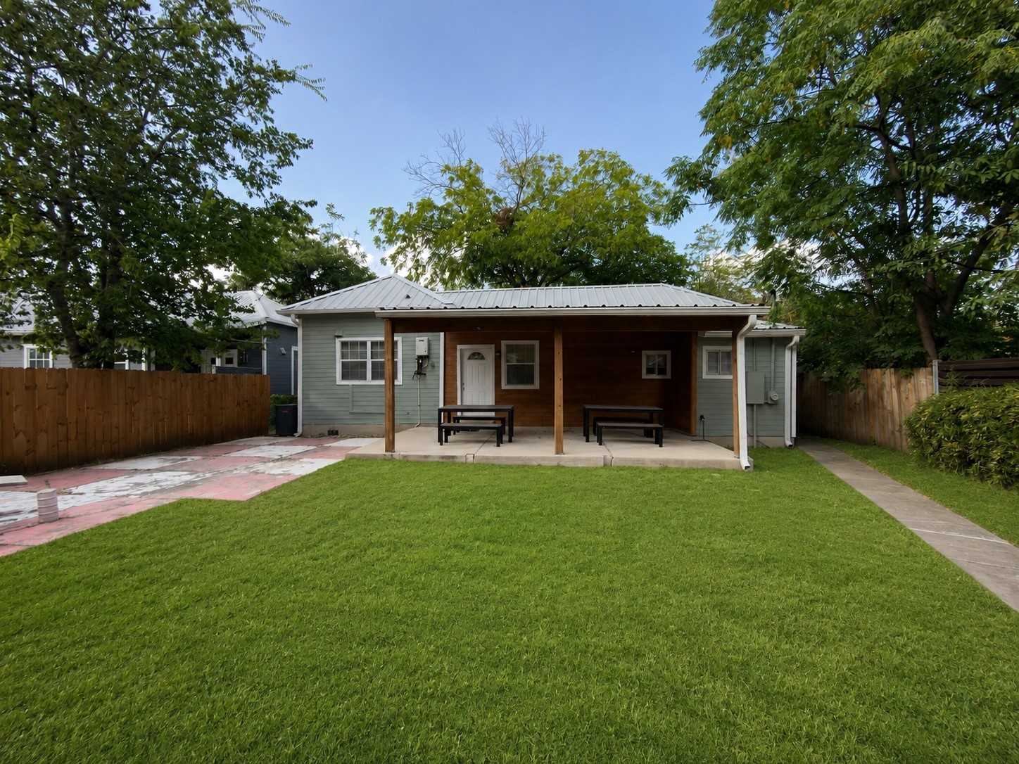 main property photo 22